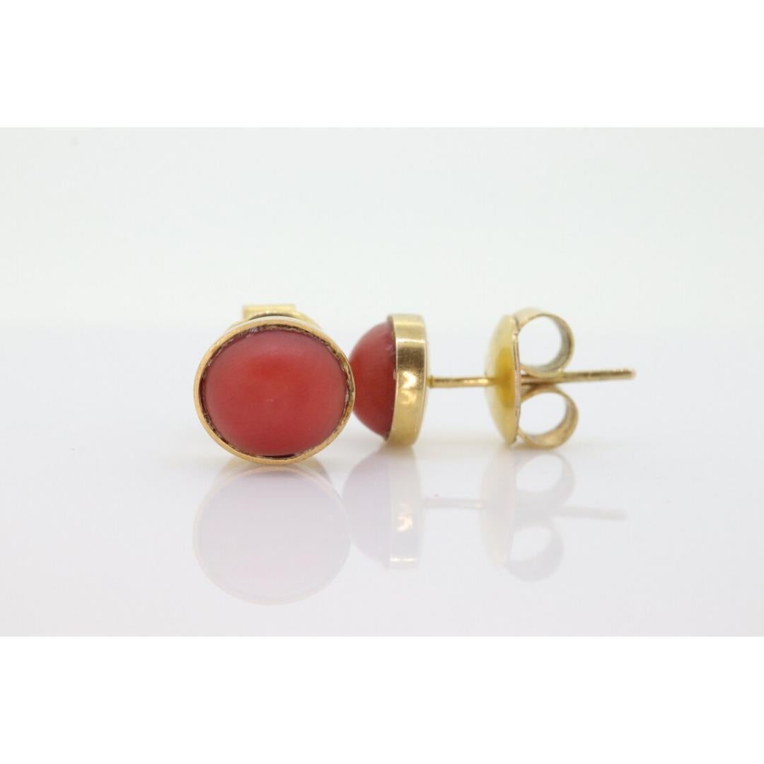 Coral Earrings. 14k Coral Orange STUD Earrings. Coral Cabochon Bezel set design. In Good Condition For Sale In Port Charlotte, FL