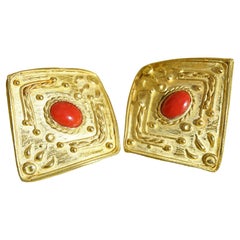 Coral Earstuds Yellow Gold 18 Grams Excitingly Designed Surface Italy