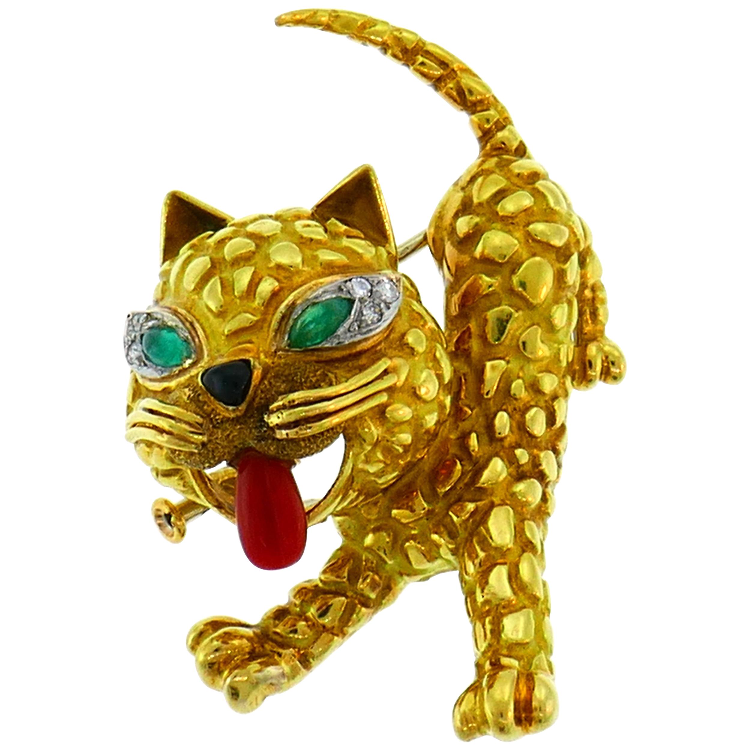 Coral Emerald Diamond Yellow Gold Cat Pin Brooch Clip, French, 1950s For Sale