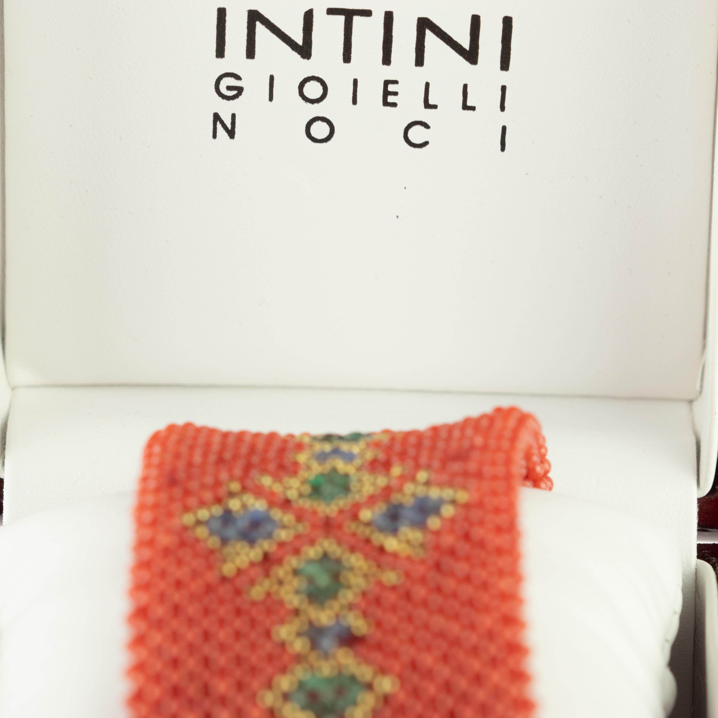 da uomo o donna Perline di corallo smeraldo zaffiro Bracciale a croce intrecciata in perline d'oro 18 carati in vendita