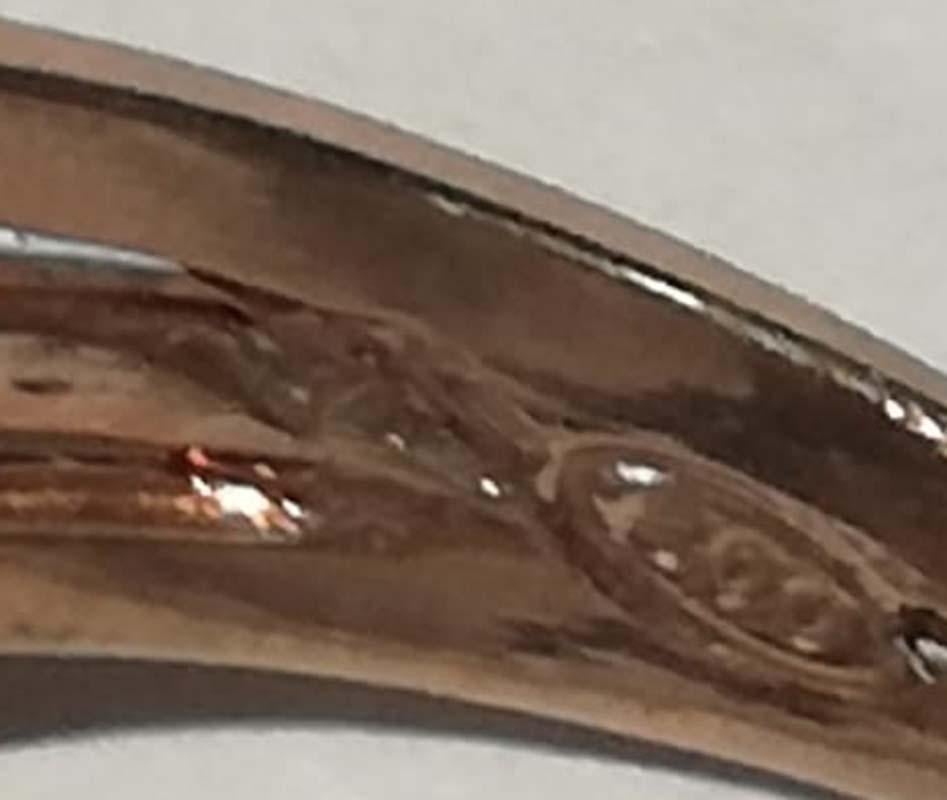 Donna Anello in corallo, smeraldi, diamanti, onice, oro rosa e argento. in vendita