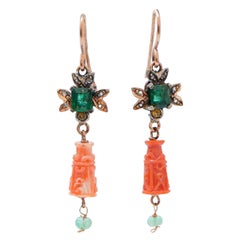 Pendientes de Coral, Esmeraldas, Diamantes, Oro Rosa y Plata.
