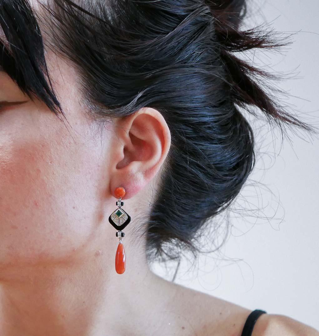 Coral, Emeralds, Onyx, Diamonds, Platinum Earrings. (Gemischter Schliff) im Angebot