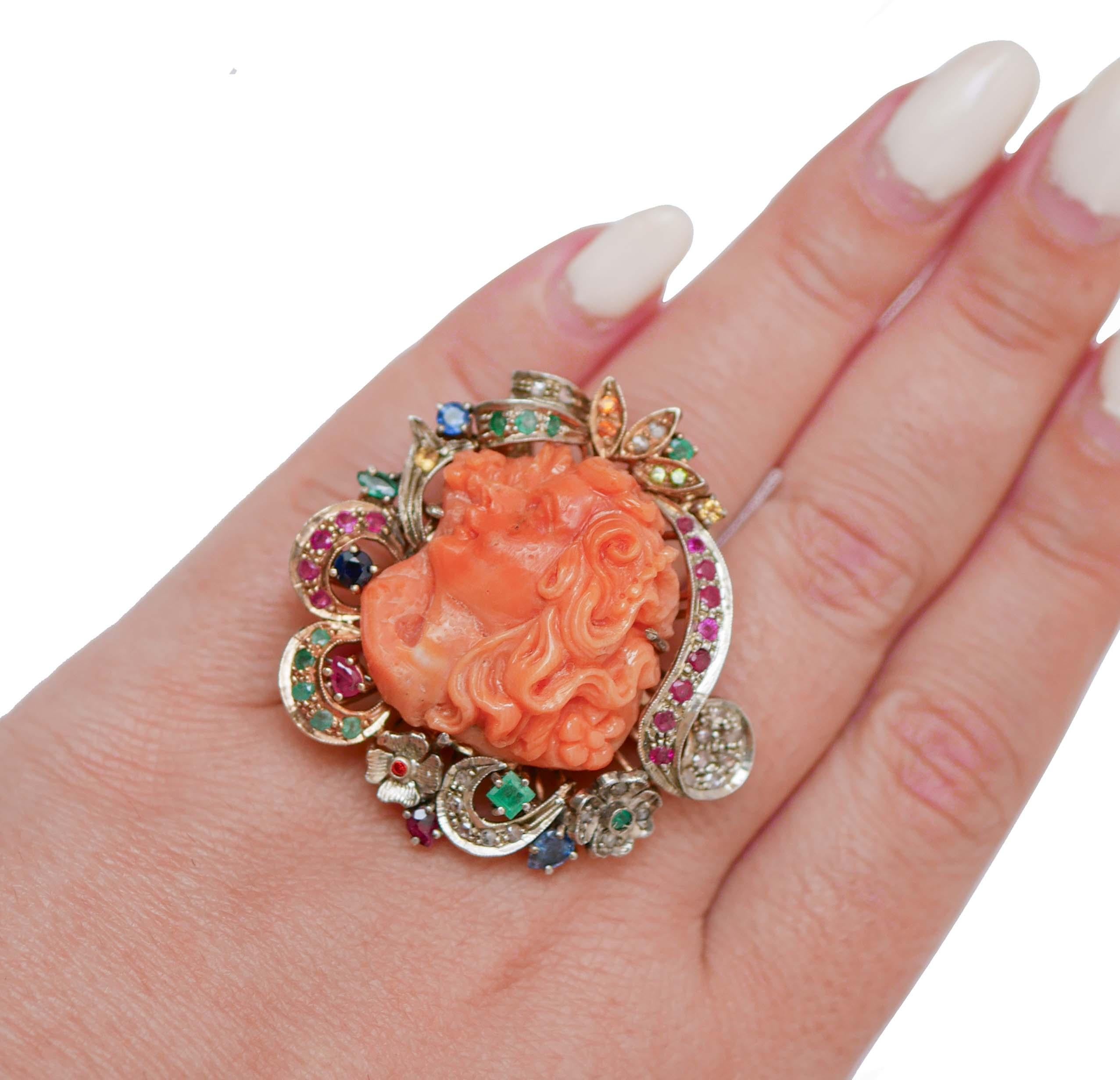 Coral, Emeralds, Rubies, Sapphires, Diamonds, Rose Gold and Silver Ring. In Good Condition For Sale In Marcianise, Marcianise (CE)