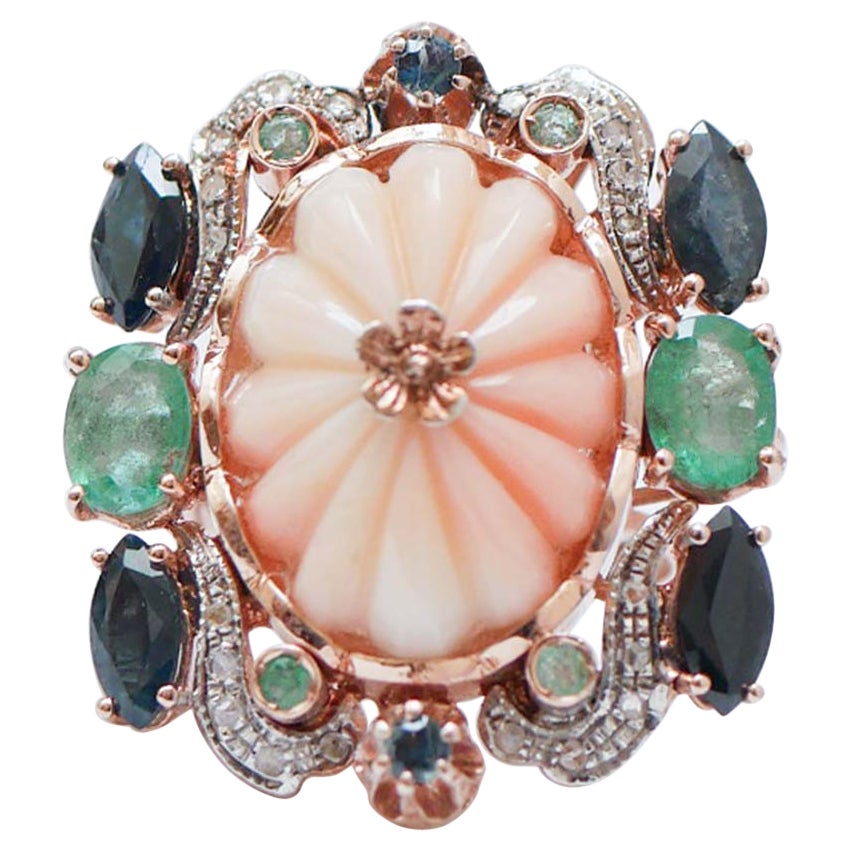 Koralle, Smaragde, Saphire, Diamanten, Rose Gold und Silber Ring.