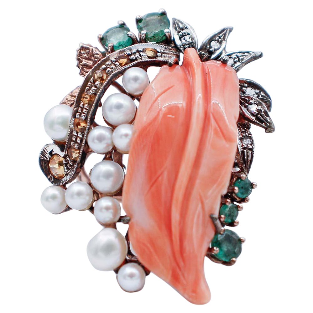 Koralle, Smaragde, Topas, Diamanten, Perlen, Ring aus 9 Karat Roségold und Silber