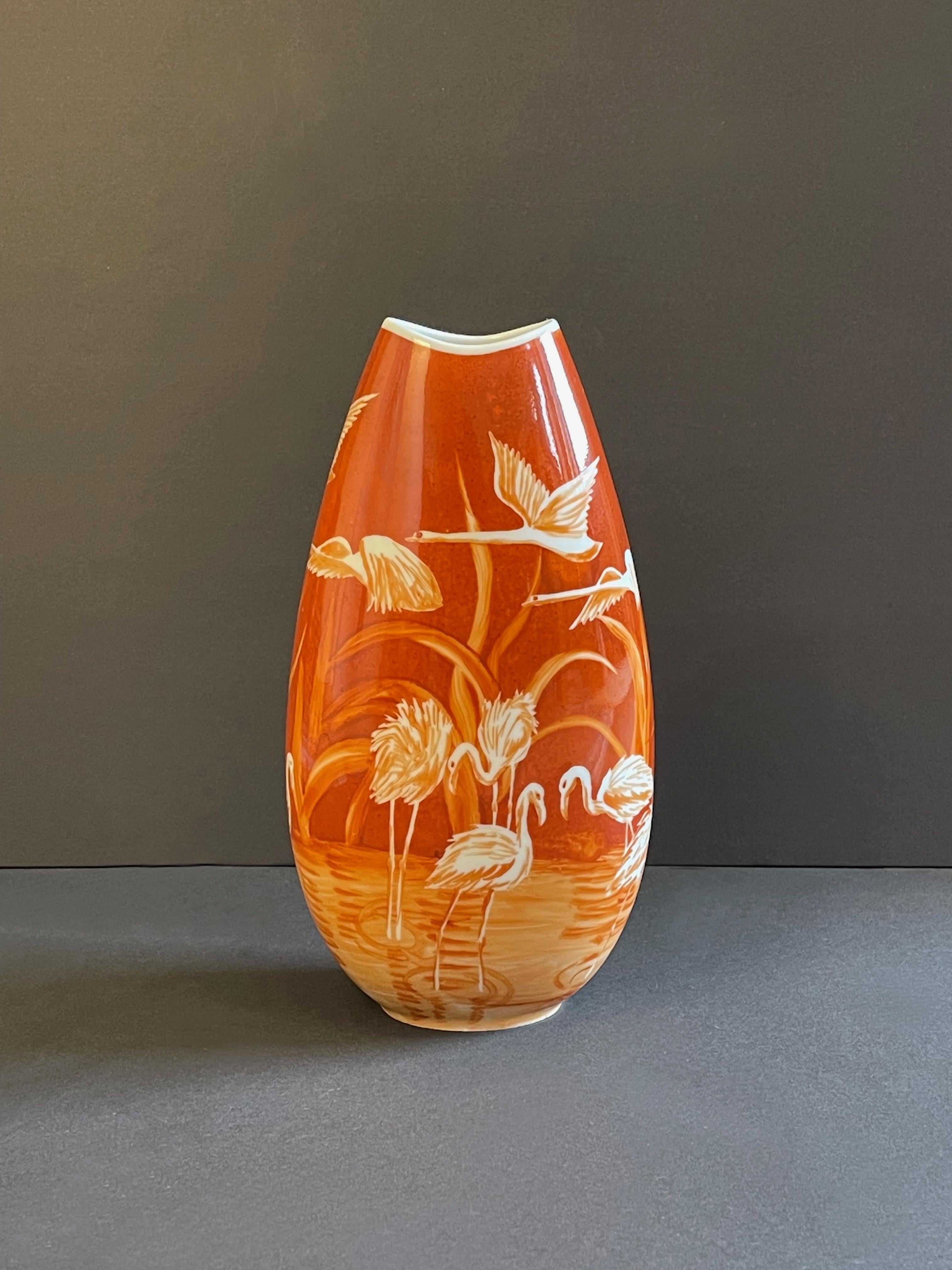 Vaso di fenicotteri e cigni in corallo di Thomas Rosenthal, dipinto a mano, 1963, Thomas Germany in vendita 3