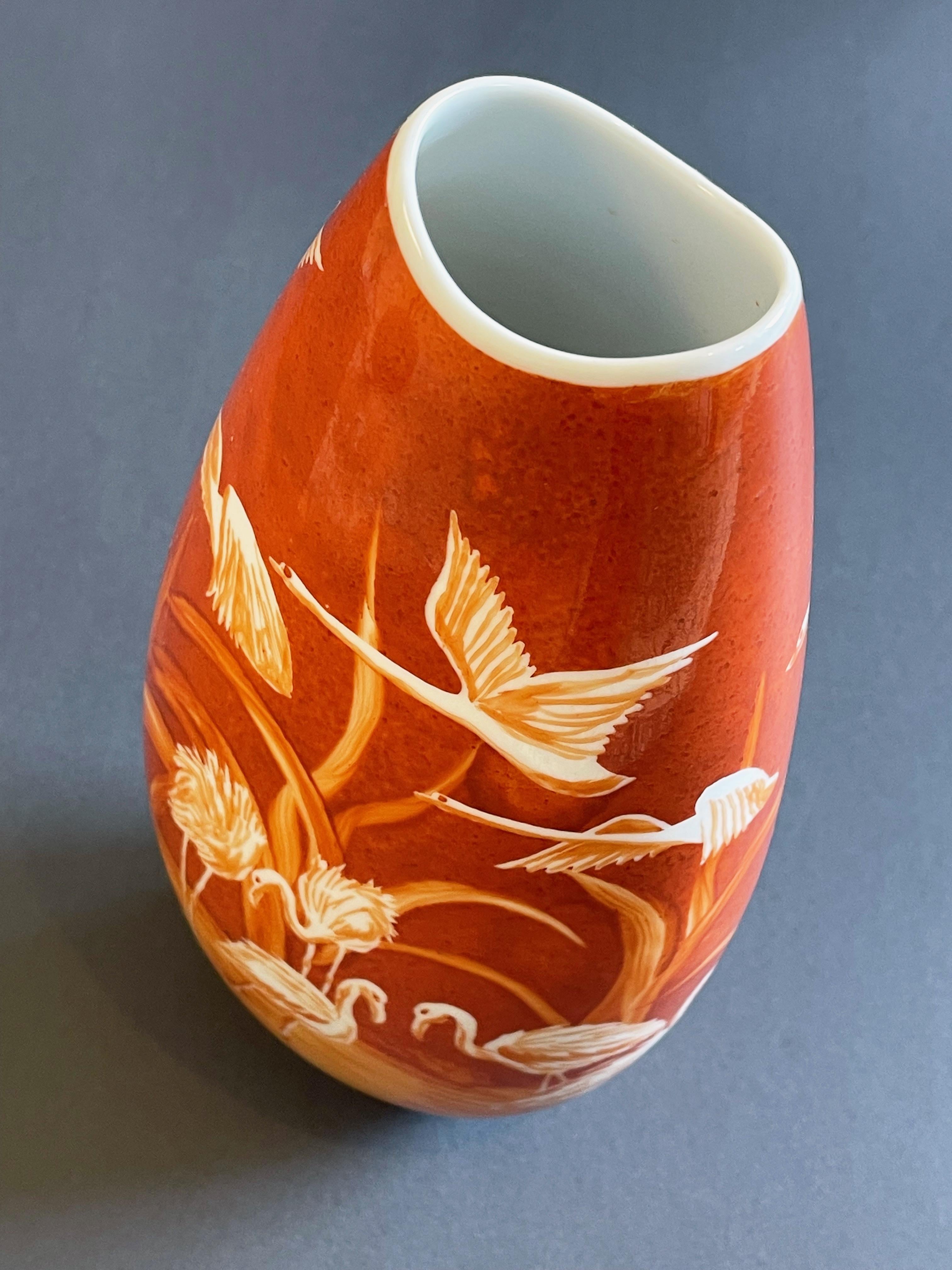 Dipinto a mano Vaso di fenicotteri e cigni in corallo di Thomas Rosenthal, dipinto a mano, 1963, Thomas Germany in vendita