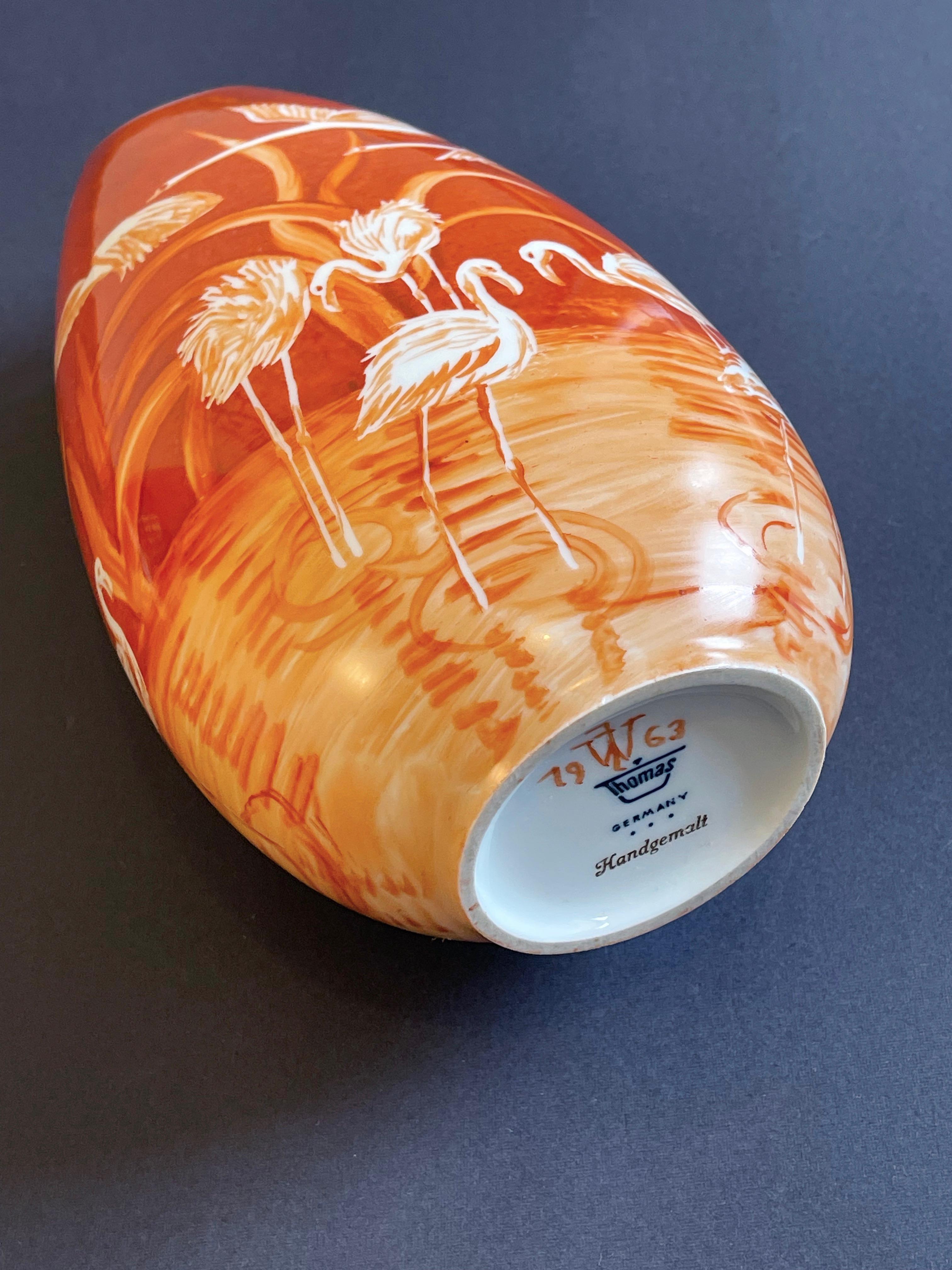 XX secolo Vaso di fenicotteri e cigni in corallo di Thomas Rosenthal, dipinto a mano, 1963, Thomas Germany in vendita