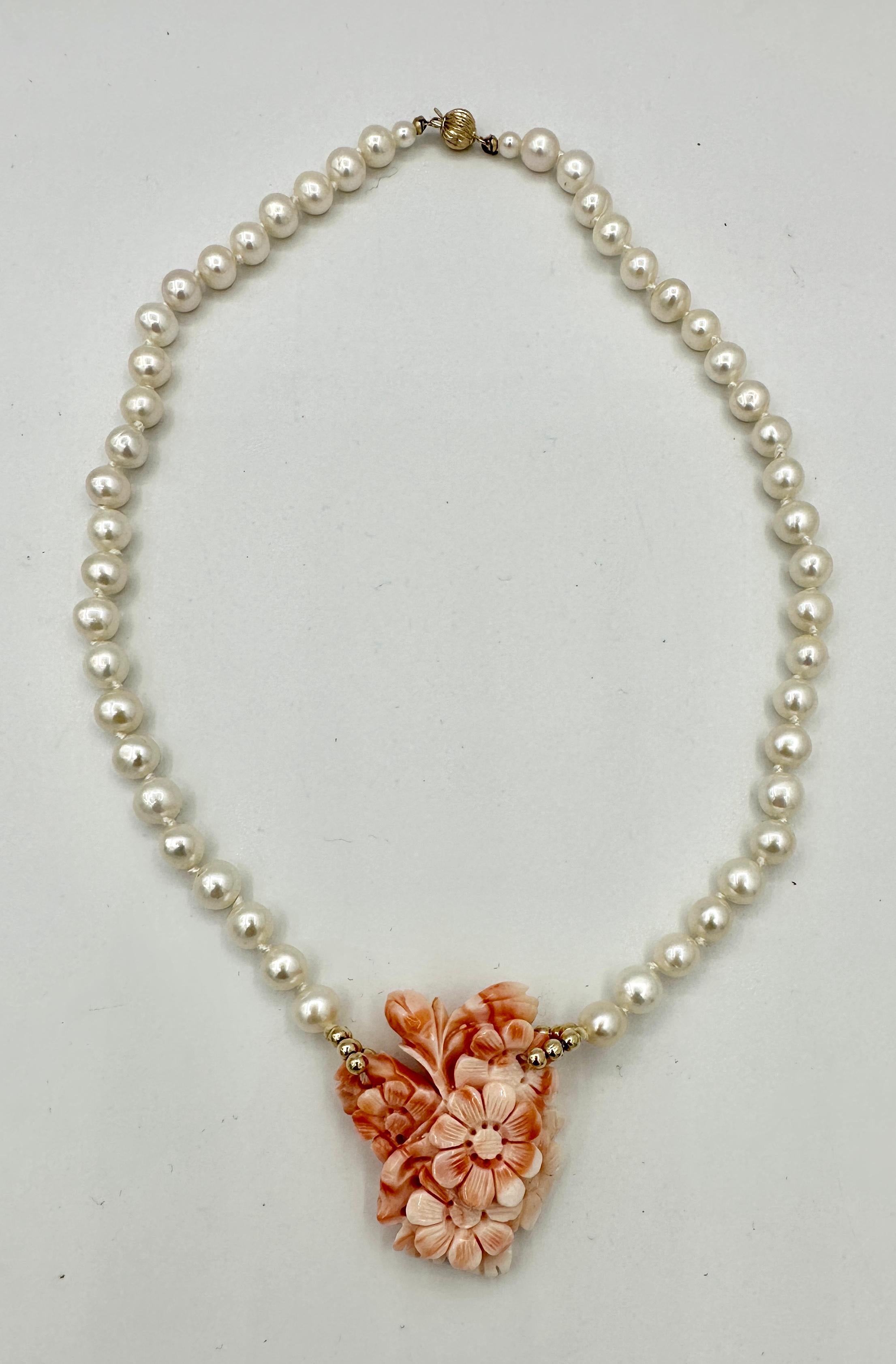 Retro Coral Flower Pearl Necklace 14 Karat Gold Hand Carved Coral Flower Bouquet For Sale