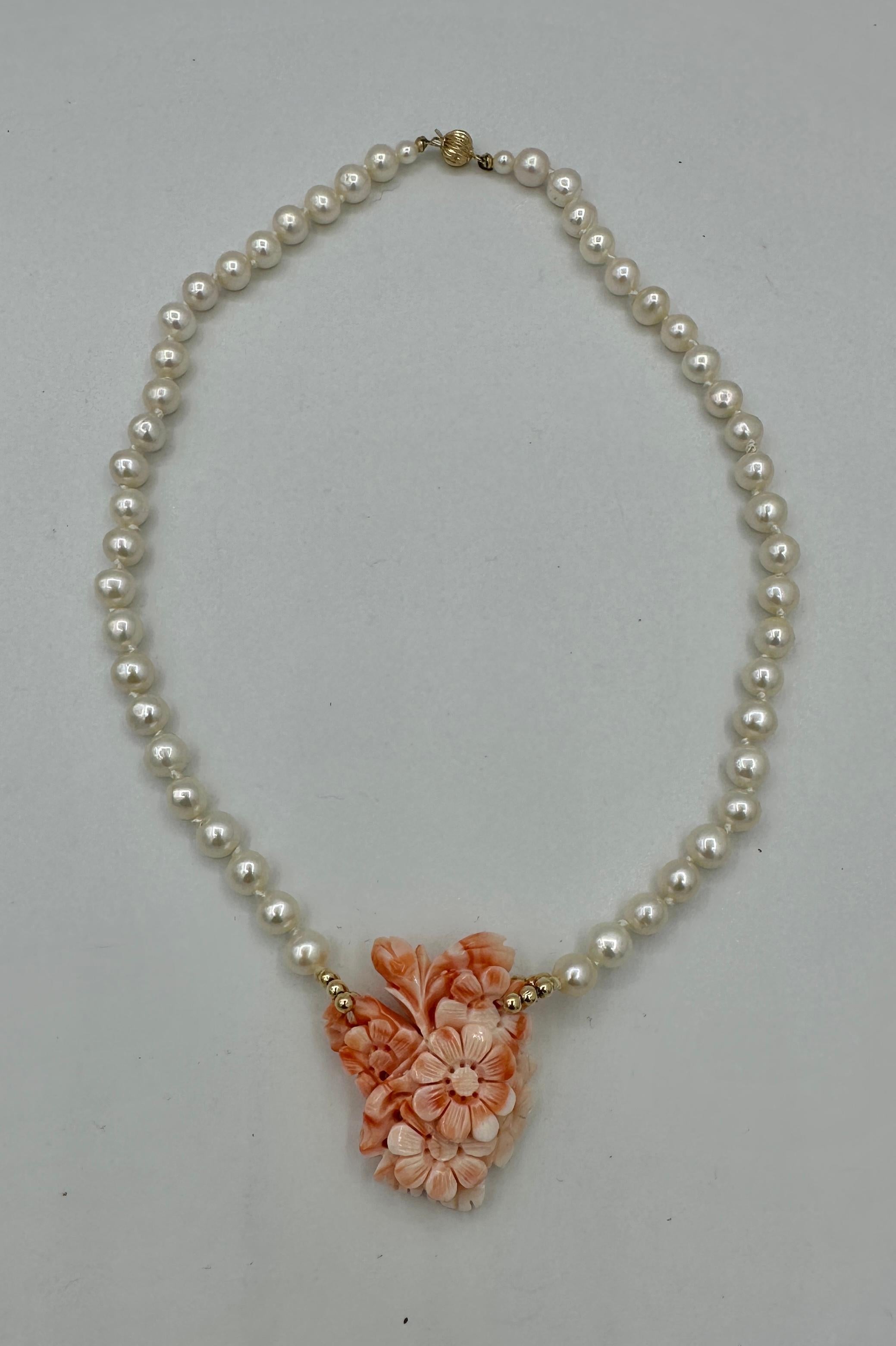 Coral Flower Pearl Necklace 14 Karat Gold Hand Carved Coral Flower Bouquet For Sale 2