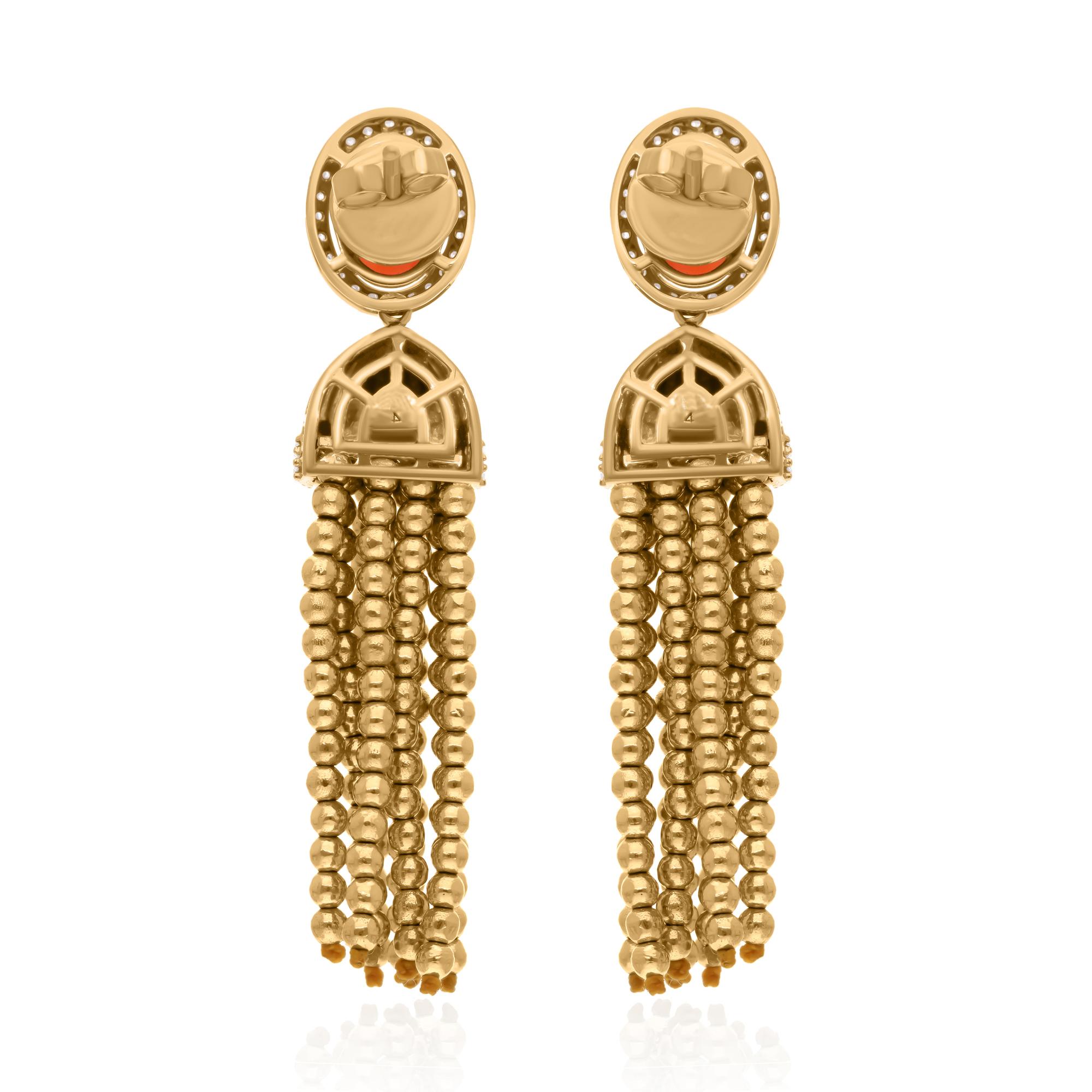 Boucles d'oreilles pendantes en or jaune 14 carats avec corail, pierres précieuses et diamants Neuf - En vente à Diera, Dubai