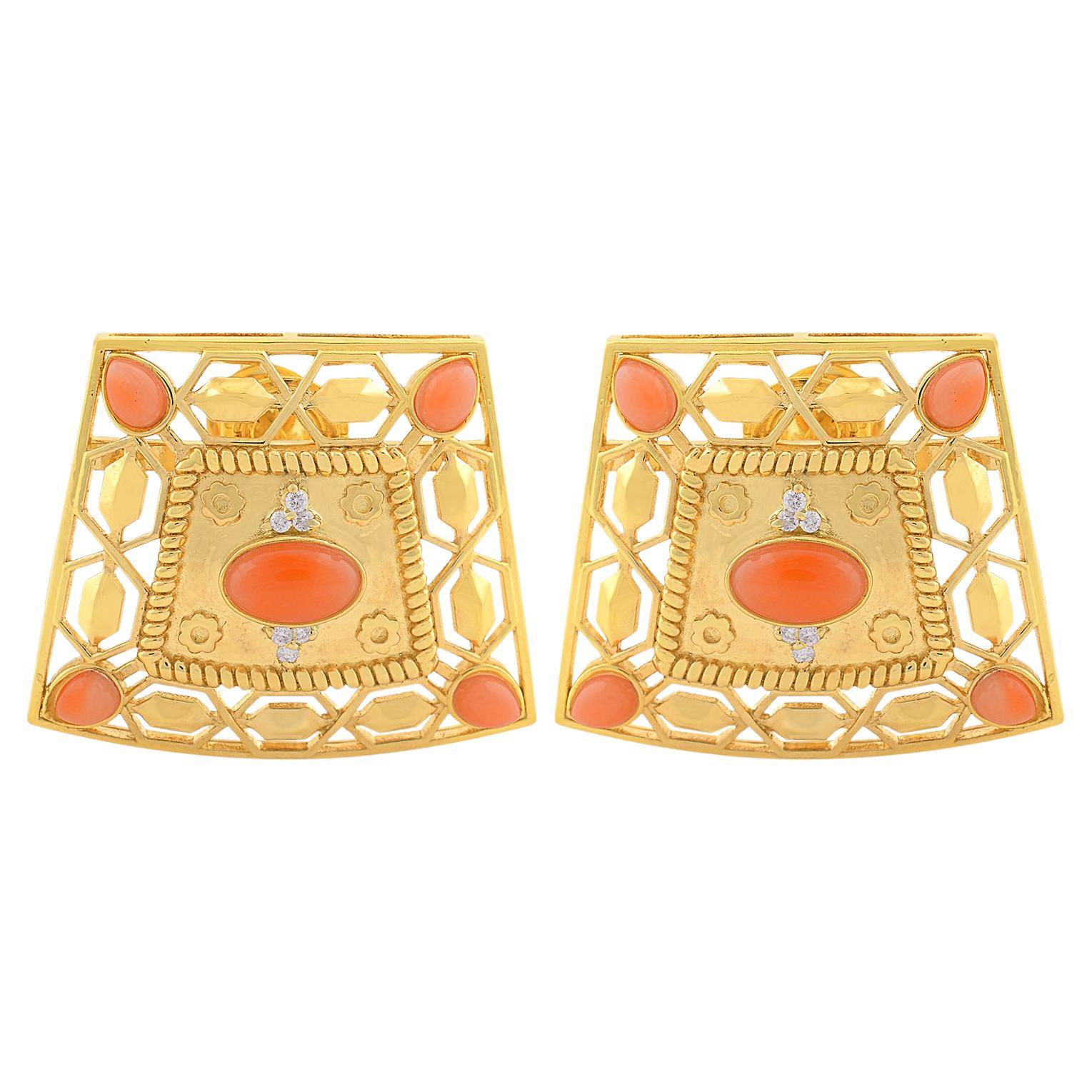 Clous d'oreilles filigranes en or jaune 14 carats avec corail et diamants, bijouterie fine en vente