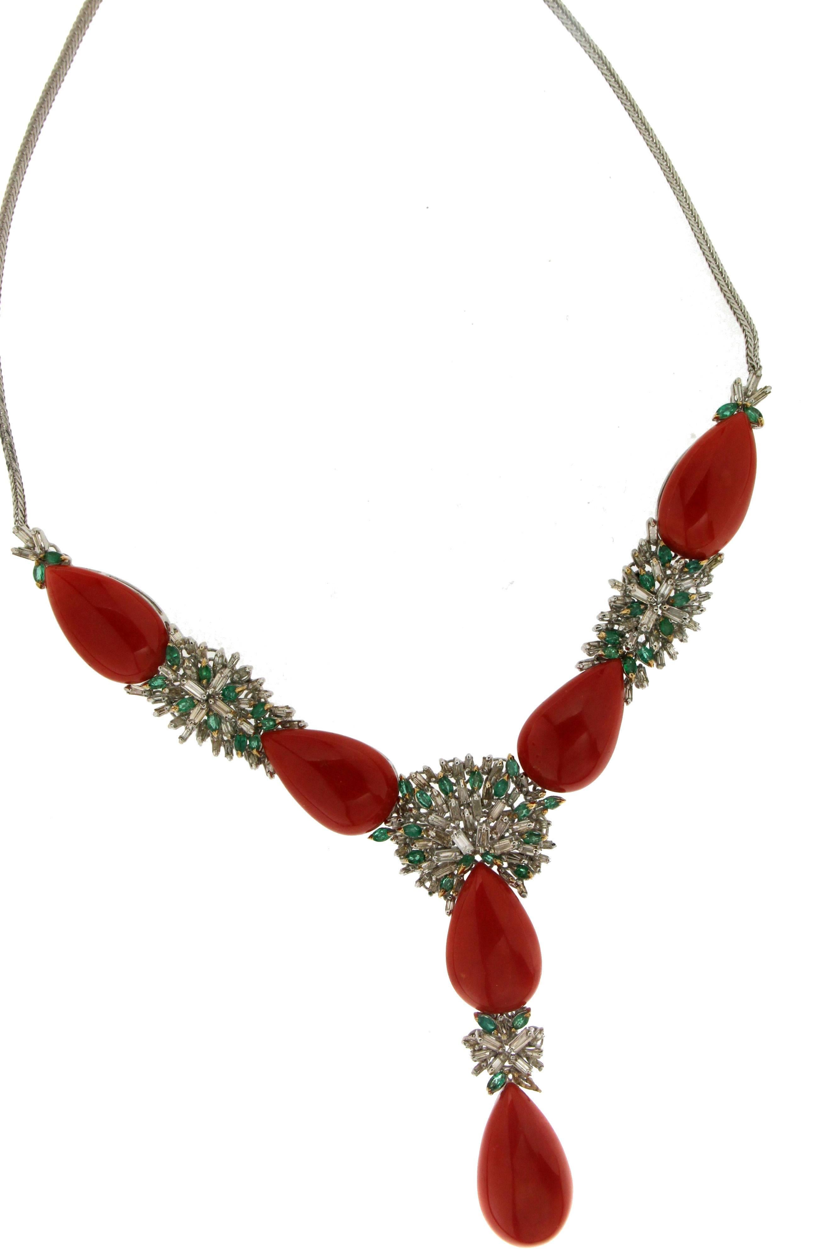 Coral Gold 18 karat Diamonds Emeralds Drop Necklace In New Condition In Marcianise, IT