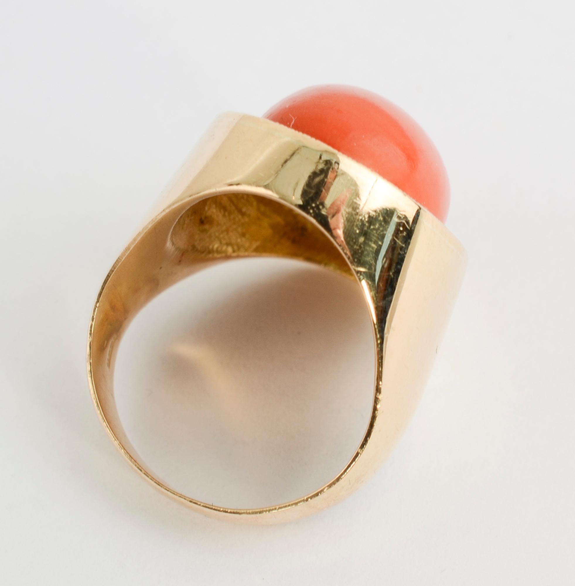 Coral Gold Ring In Excellent Condition In Darnestown, MD