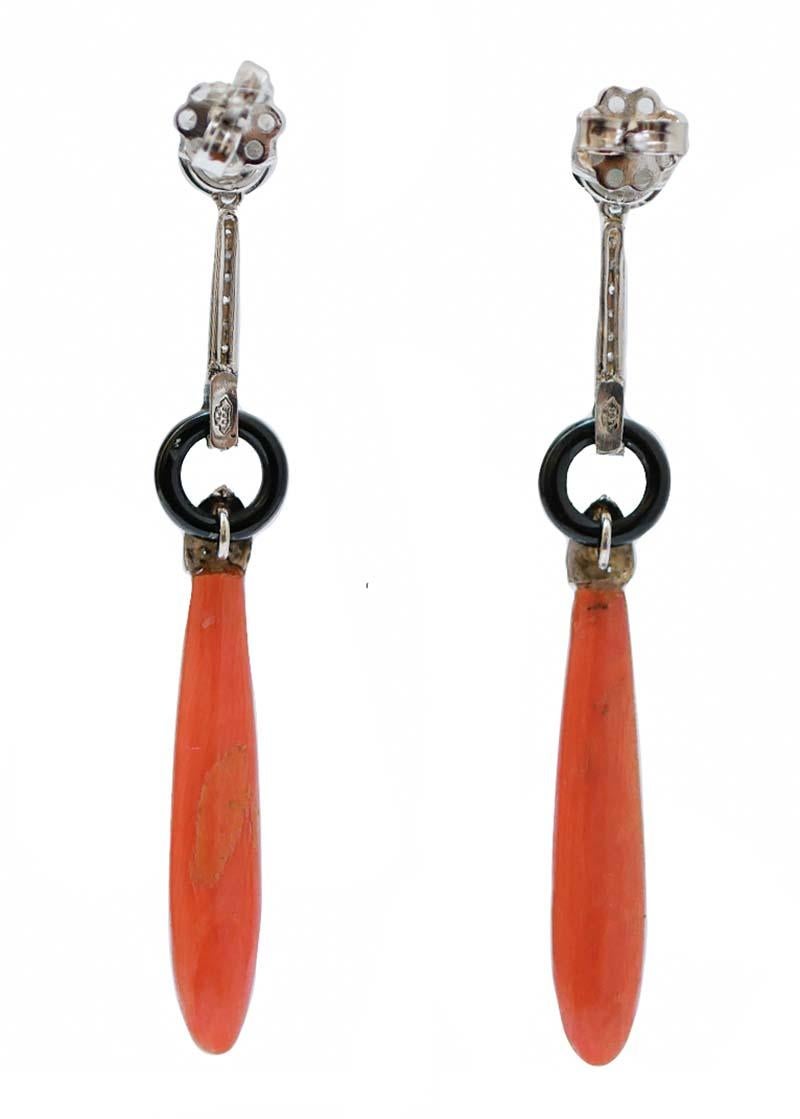 Retro Coral, Green Agate, Diamonds, Onyx, Platinum Dangle Earrings. For Sale