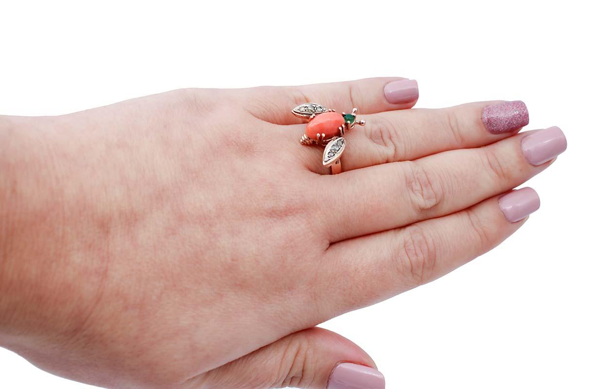 Coral, Green Agate, Diamonds, 9 Karat Rose Gold and Silver Fly Shape Ring In Good Condition In Marcianise, Marcianise (CE)