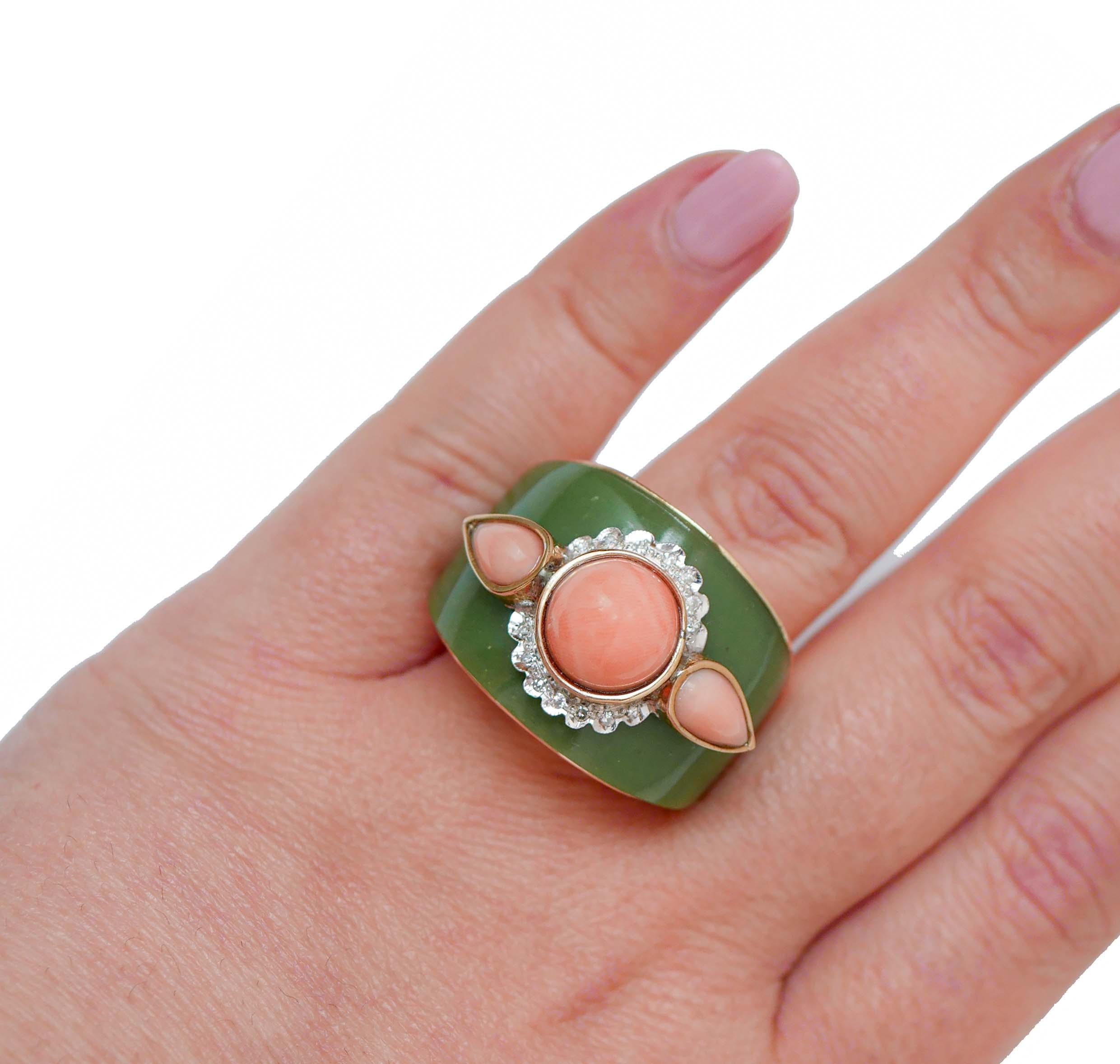 Coral,  Green Enamel, Diamonds, 14 Karat Rose Gold Ring. In Good Condition For Sale In Marcianise, Marcianise (CE)