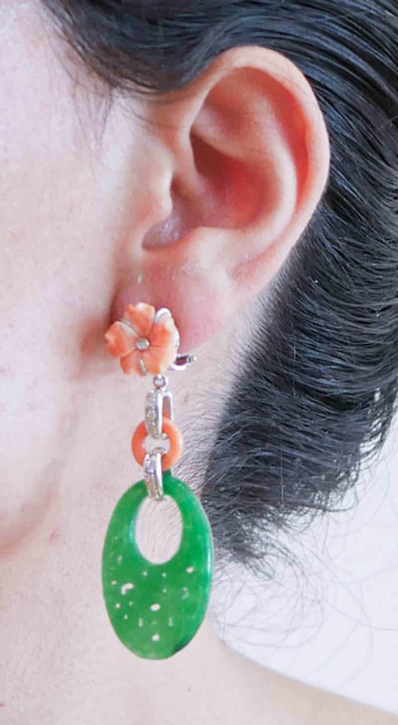 Coral, Jade, Diamonds, 14 Karat White Gold Earrings. In Good Condition For Sale In Marcianise, Marcianise (CE)