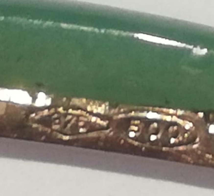 Donna Orecchini pendenti in corallo, giada, diamanti, oro rosa e argento. in vendita