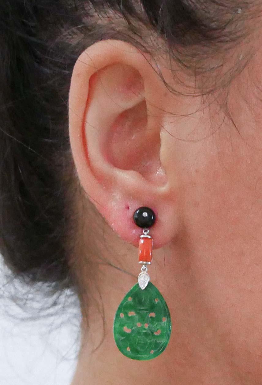 Coral, Jade, Onyx, Diamonds, Platinum Earrings. In Good Condition In Marcianise, Marcianise (CE)