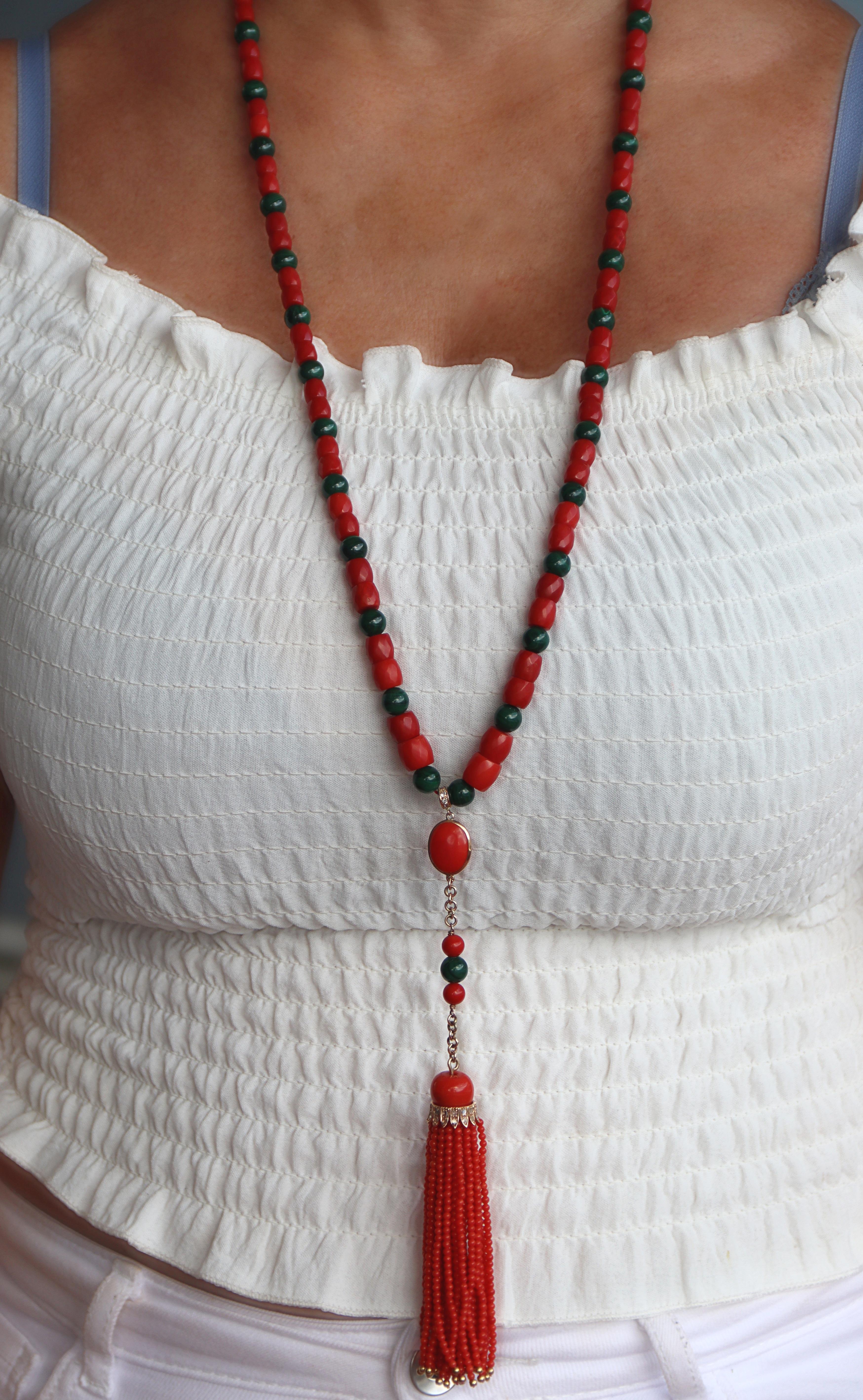Collana di perline in oro giallo 9 carati con diamanti e malachite di corallo In condizioni Nuovo in vendita a Marcianise, IT