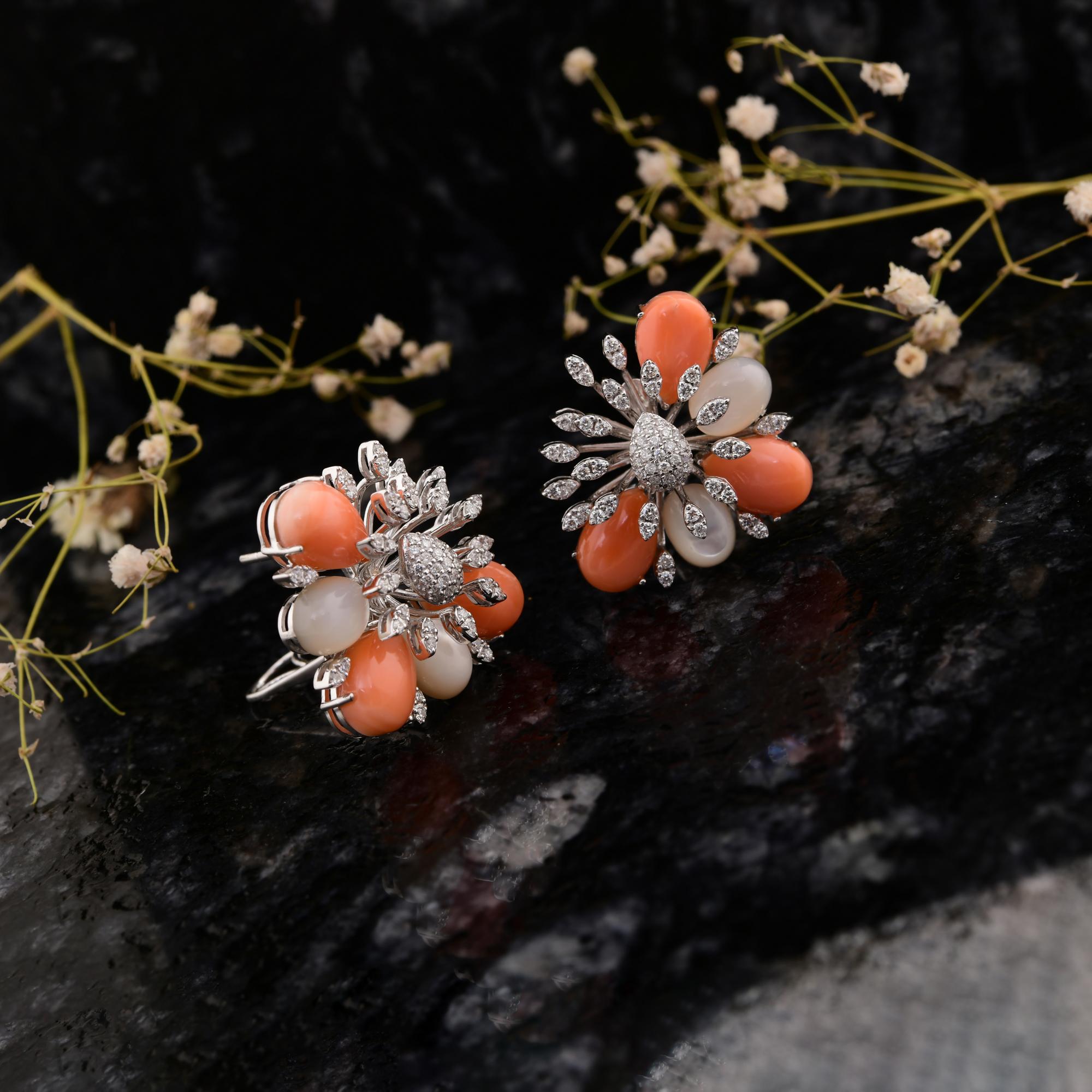 Moderne Boucles d'oreilles Corail Nacre Diamant SI/H Or blanc 14 carats en vente