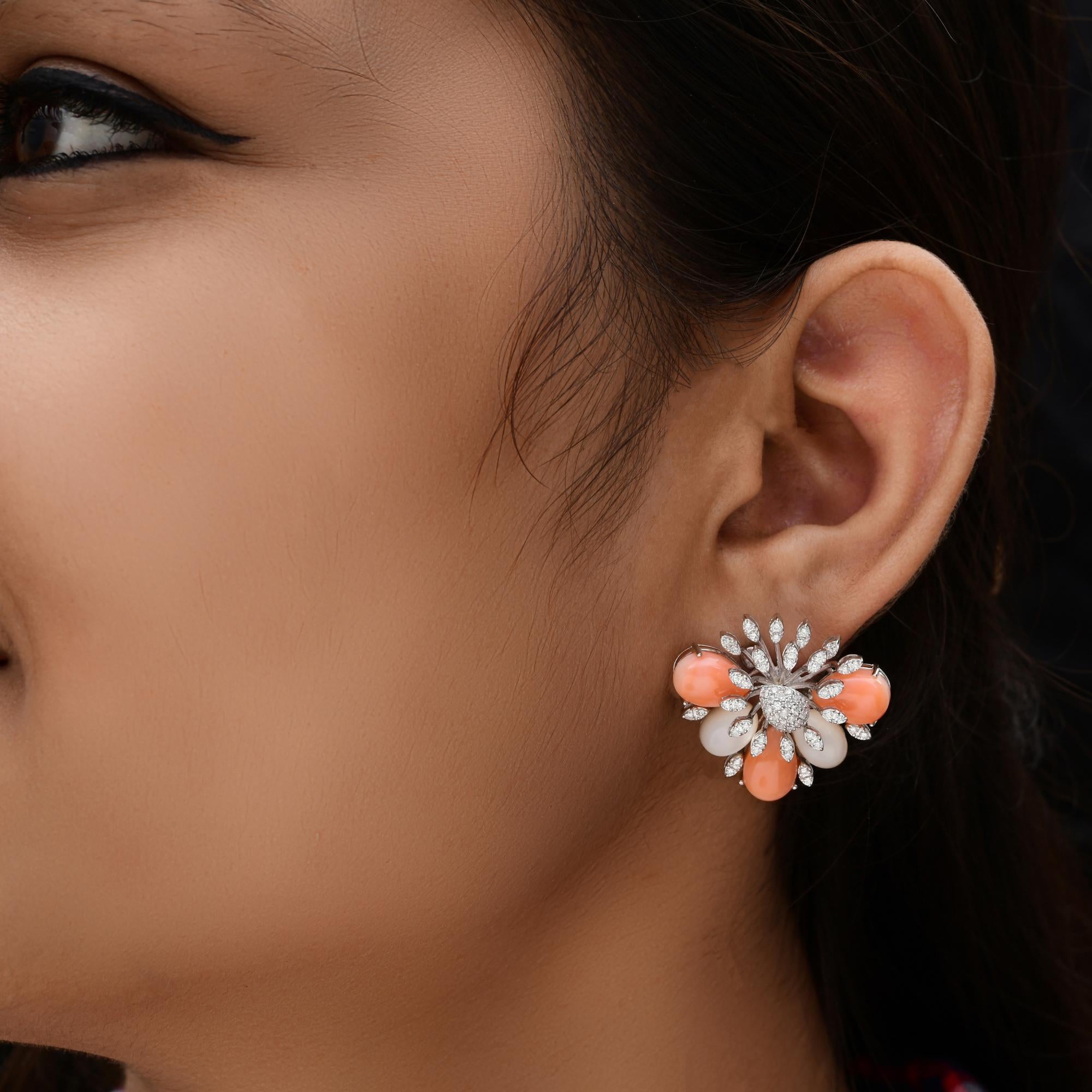 Boucles d'oreilles Corail Nacre Diamant SI/H Or blanc 14 carats Pour femmes en vente