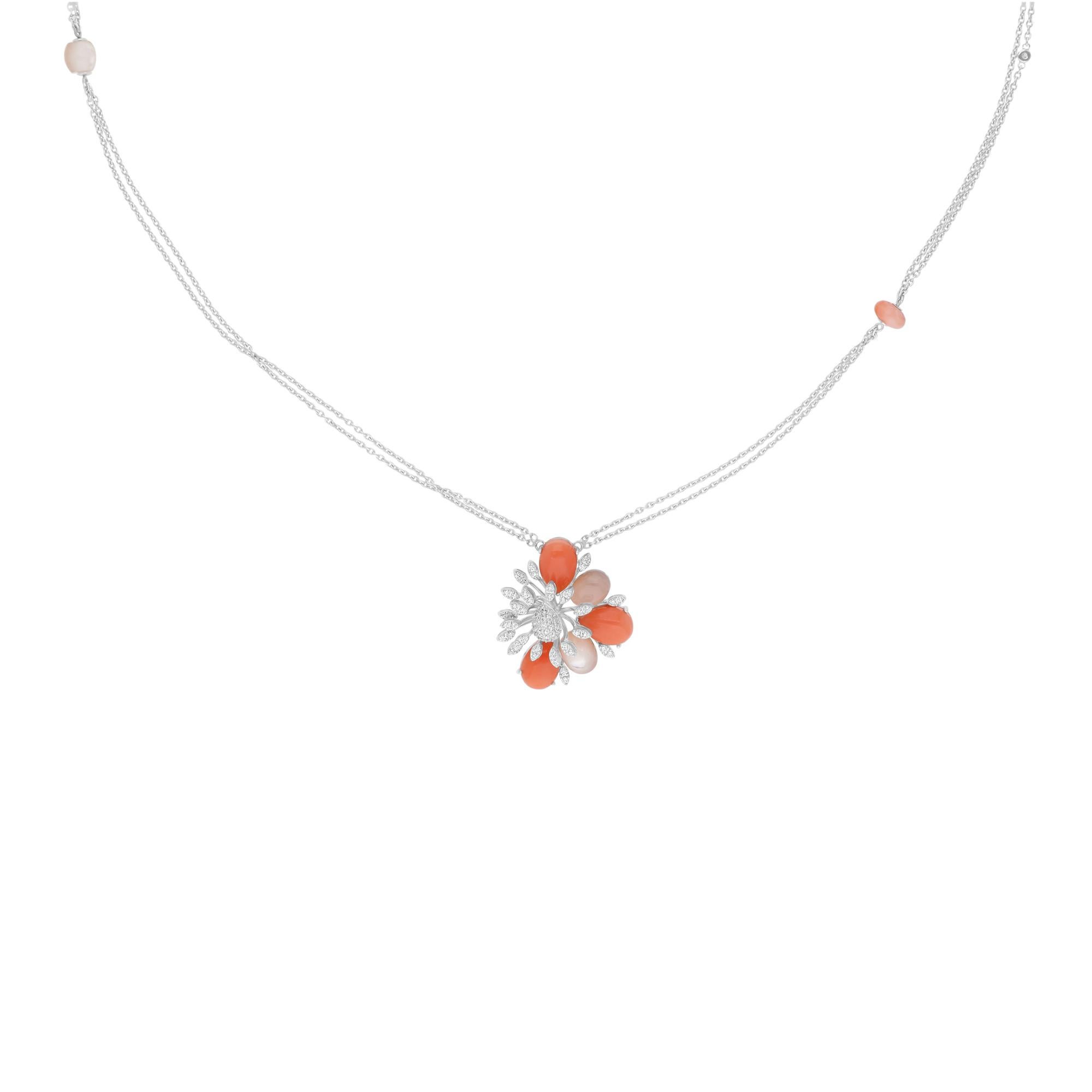 Fabriqué en or 18 carats, ce collier exquis est serti de 7,37 carats de corail, 3,67 carats de nacre, 2,45 carats de perles de corail, 1,37 carats de perles de corail et 0,57 carats de diamants étincelants.

Suivez la vitrine de Spectrum Jewels pour