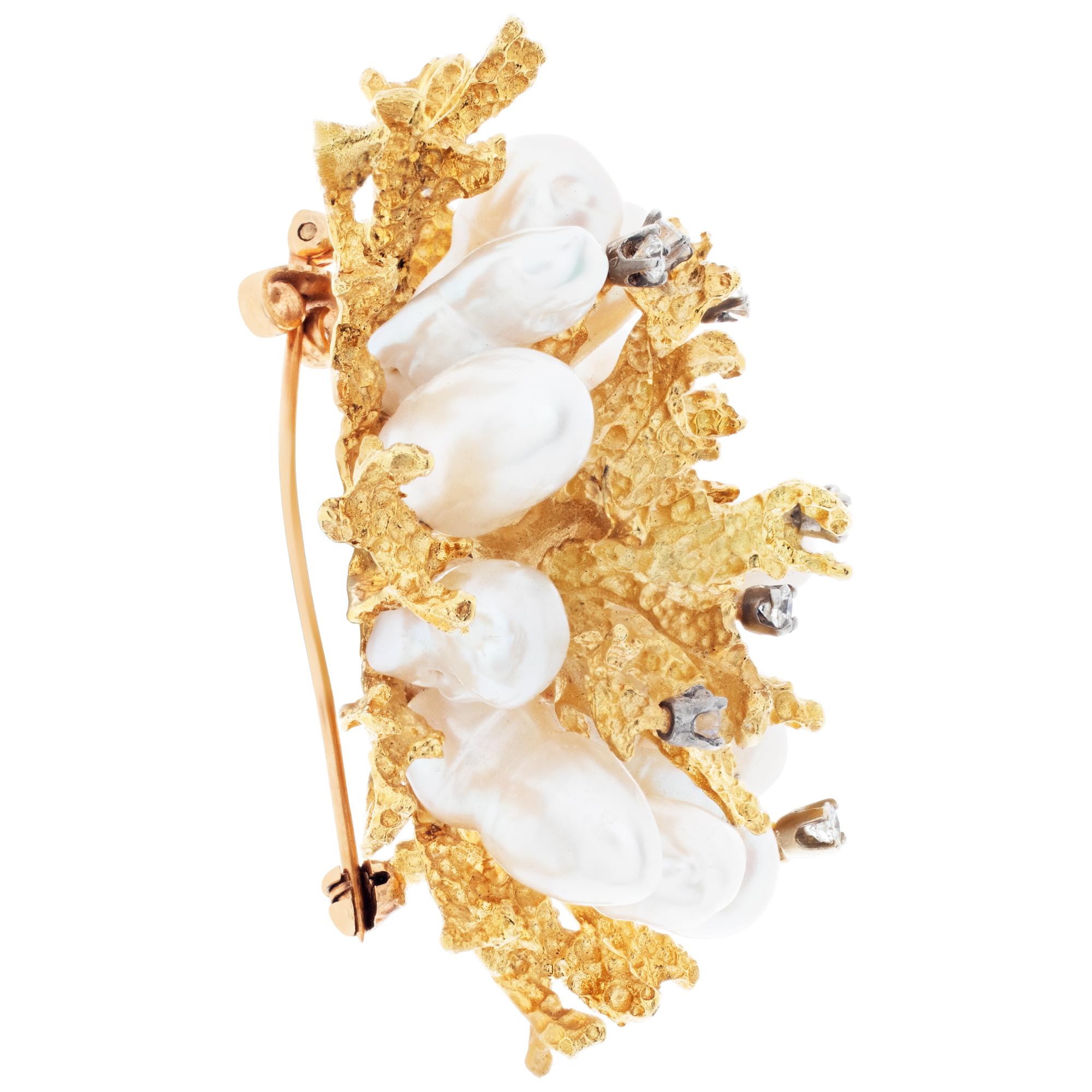 Women's Coral Motif Diamond and Pearl Brooch in 18k Yellow Gold, 1.00 Carat in Diamonds For Sale