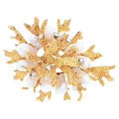 Vintage Coral Motif Diamond and Pearl Brooch in 18k Yellow Gold, 1.00 Carat in Diamonds