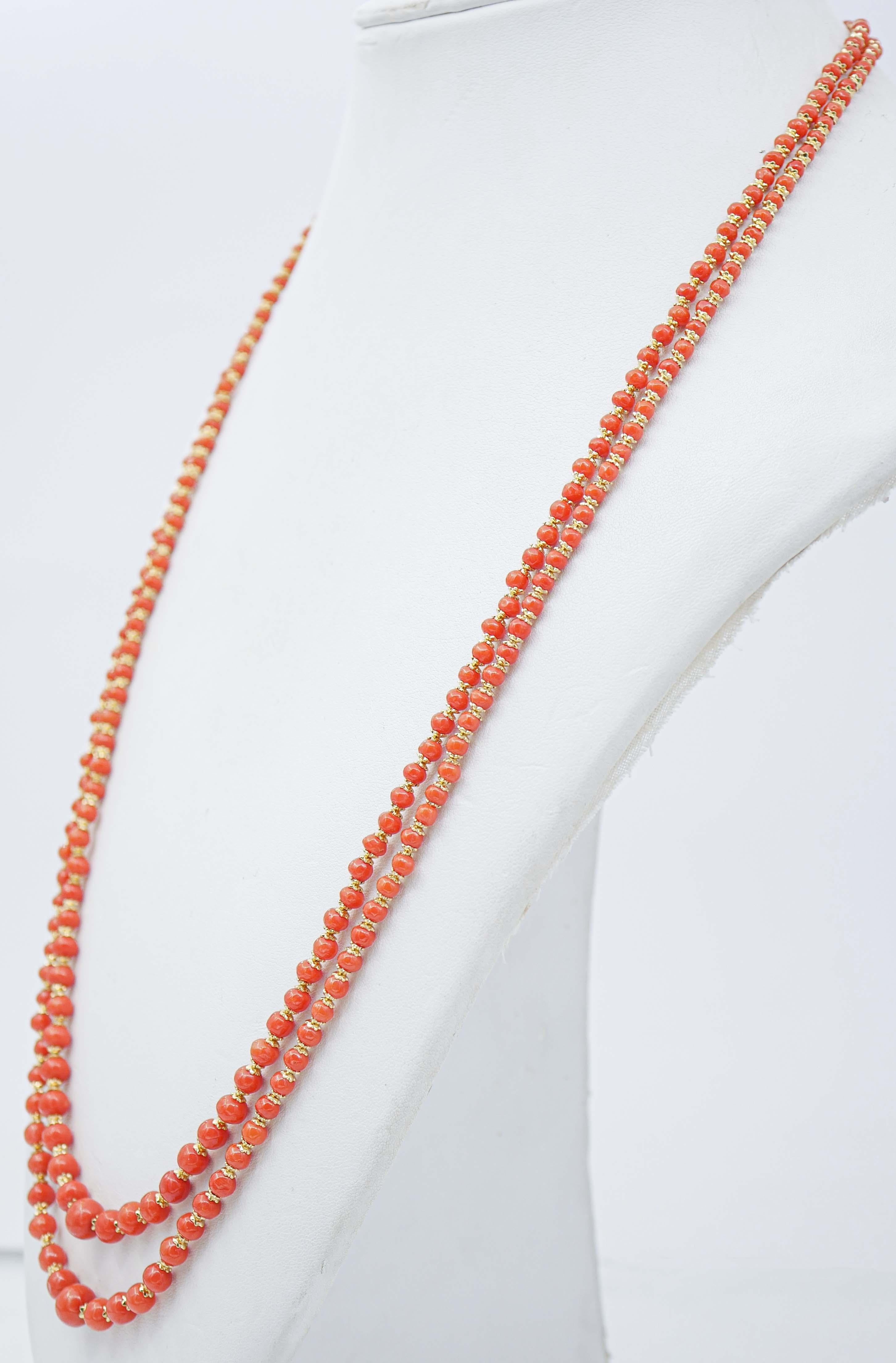 SHIPPING POLICY:
No additional costs will be added to this order.
Shipping costs will be totally covered by the seller (customs duties included).

Elegant multi-strands necklace mounted with spheres of coral alternated with small structures in