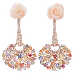 Corallo, zaffiri multicolore, diamanti, orecchini pendenti in oro rosa 14 carati