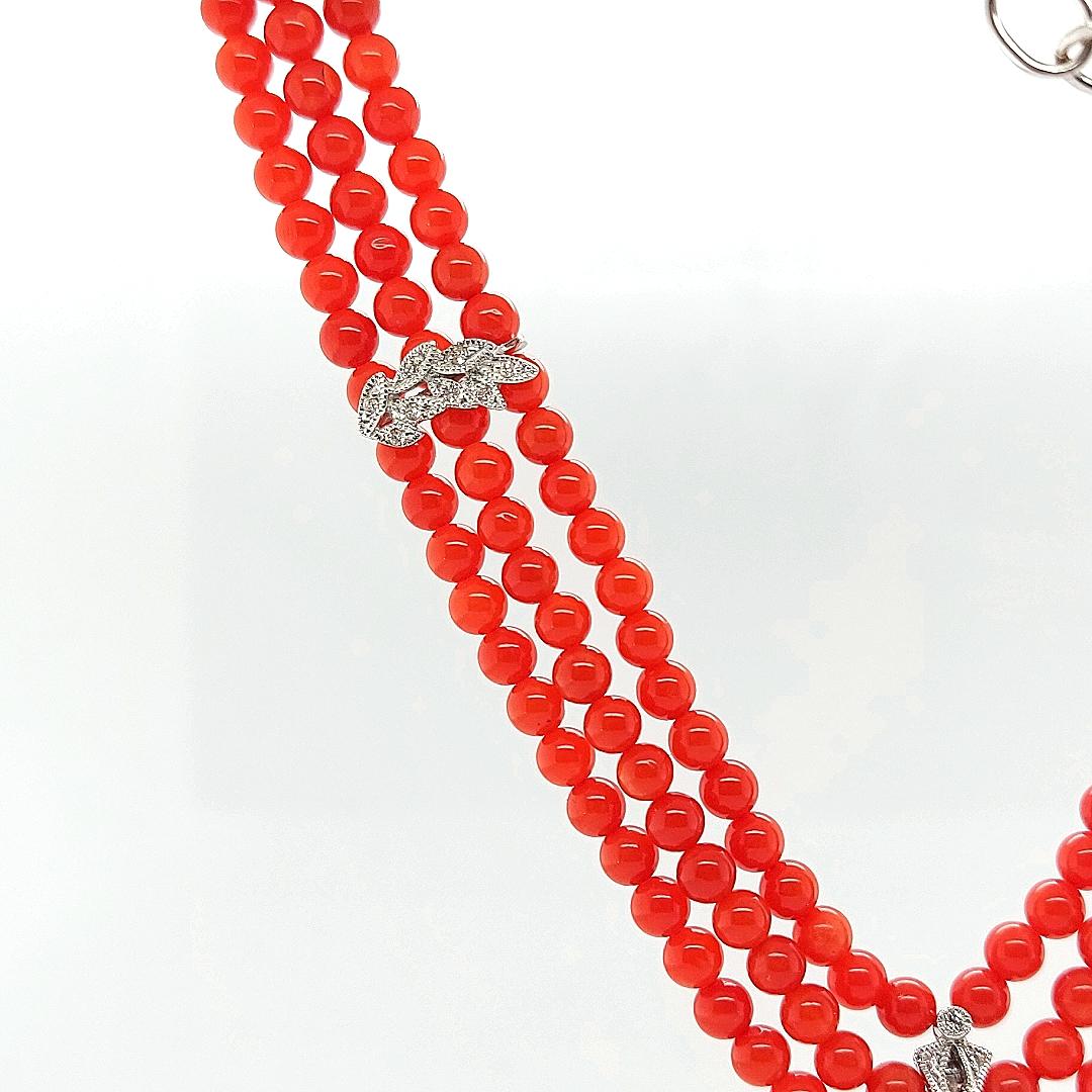 Coral Necklace with Floral Coral Removable Pendant Set with Diamonds For Sale 5