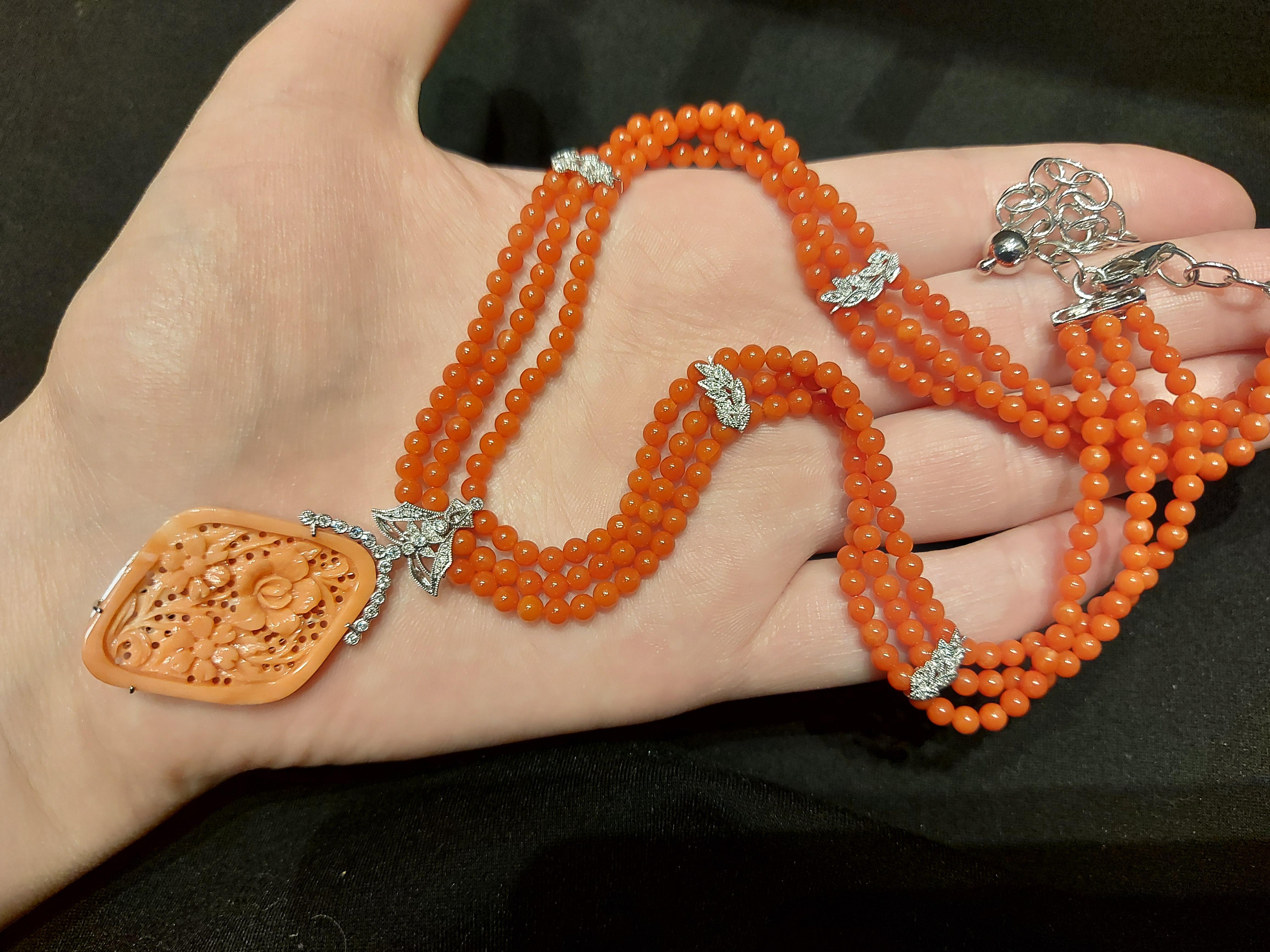 Coral Necklace with Floral Coral Removable Pendant Set with Diamonds For Sale 6