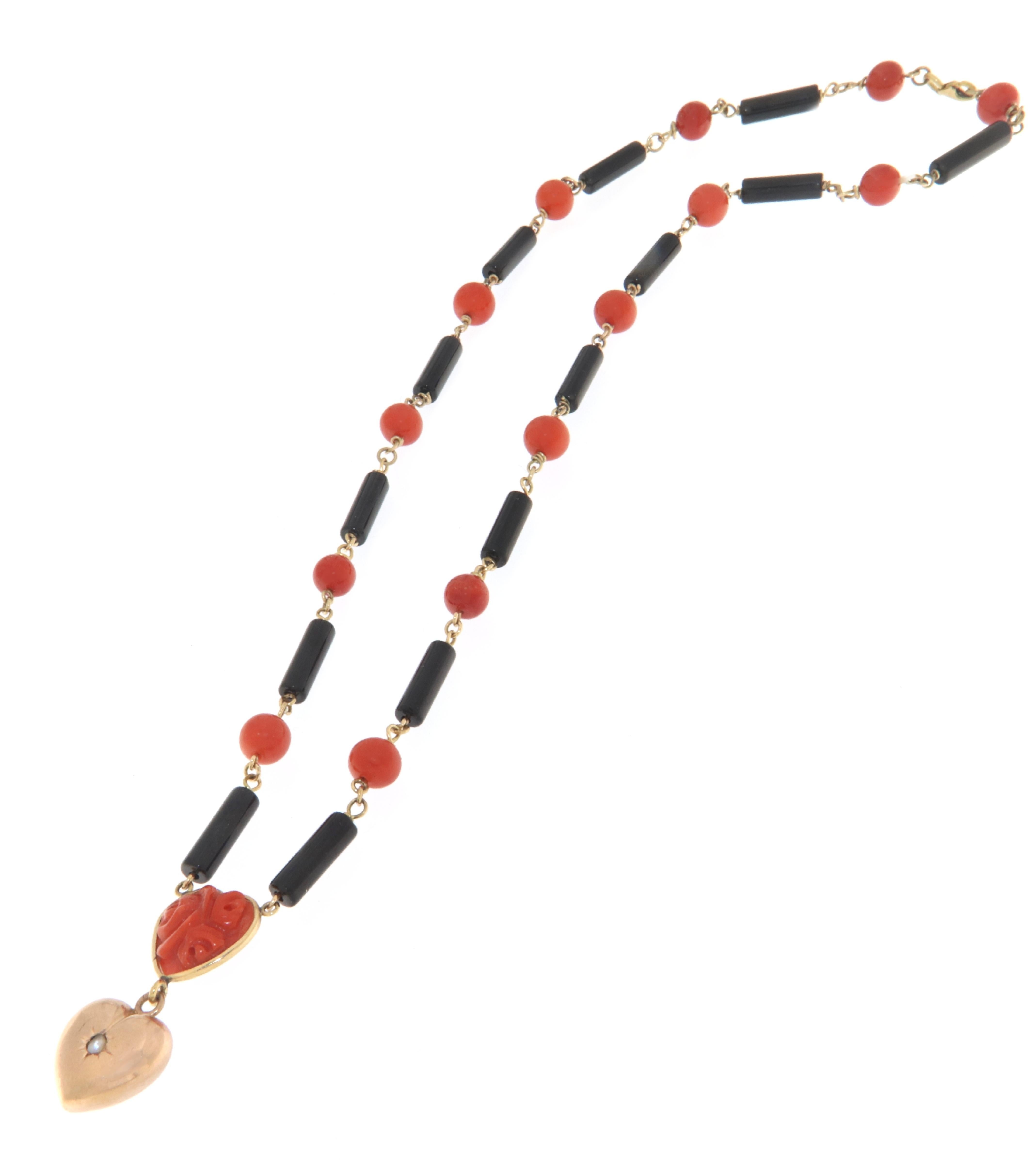 Coral Onyx 18 Karat Yellow Gold Pendant Necklace For Sale 3