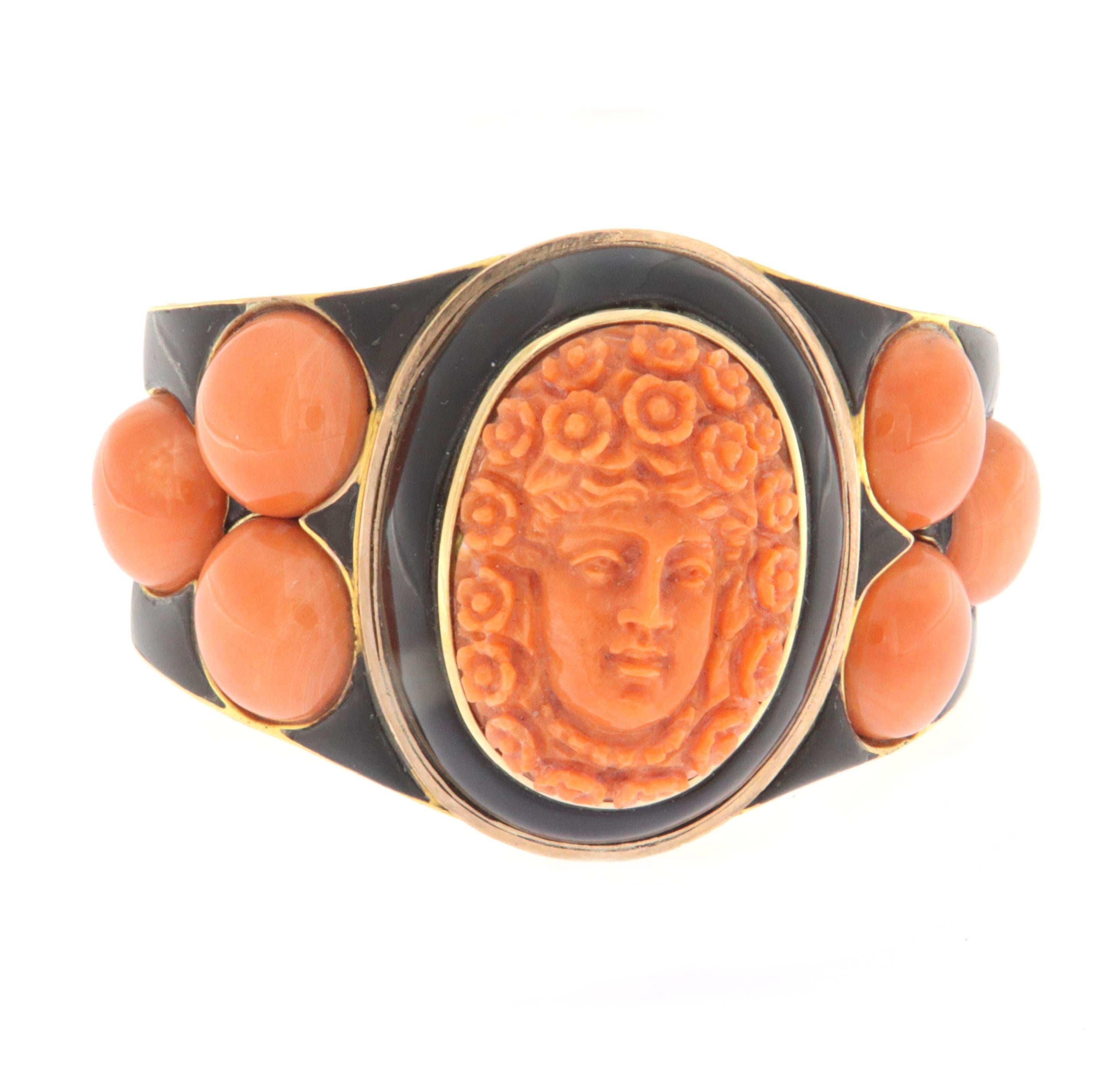Koralle Onyx 9 Karat Gelbgold Armreif Armband (Kunsthandwerker*in) im Angebot