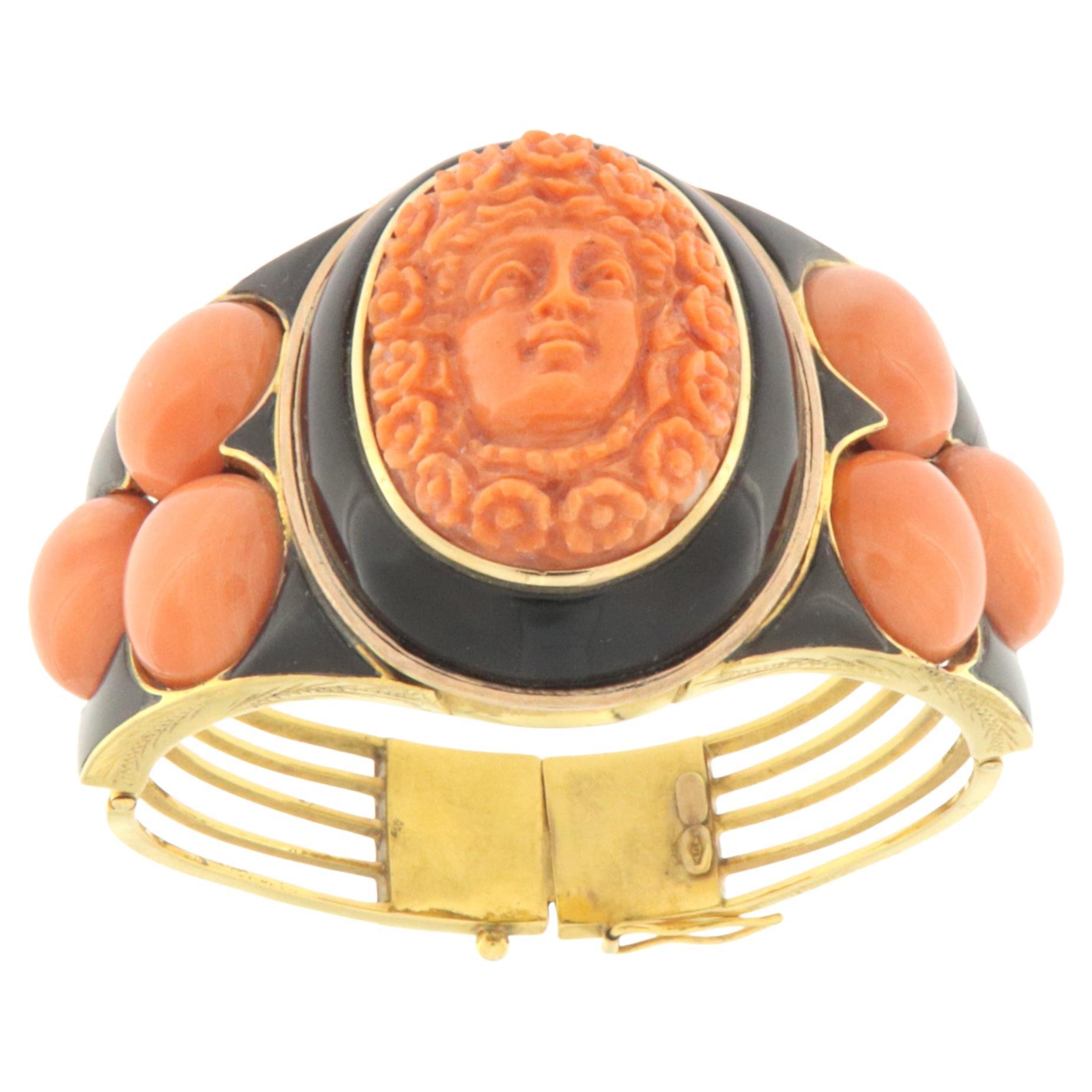 Coral Onyx 9 Karat Yellow Gold Bangle Bracelet For Sale