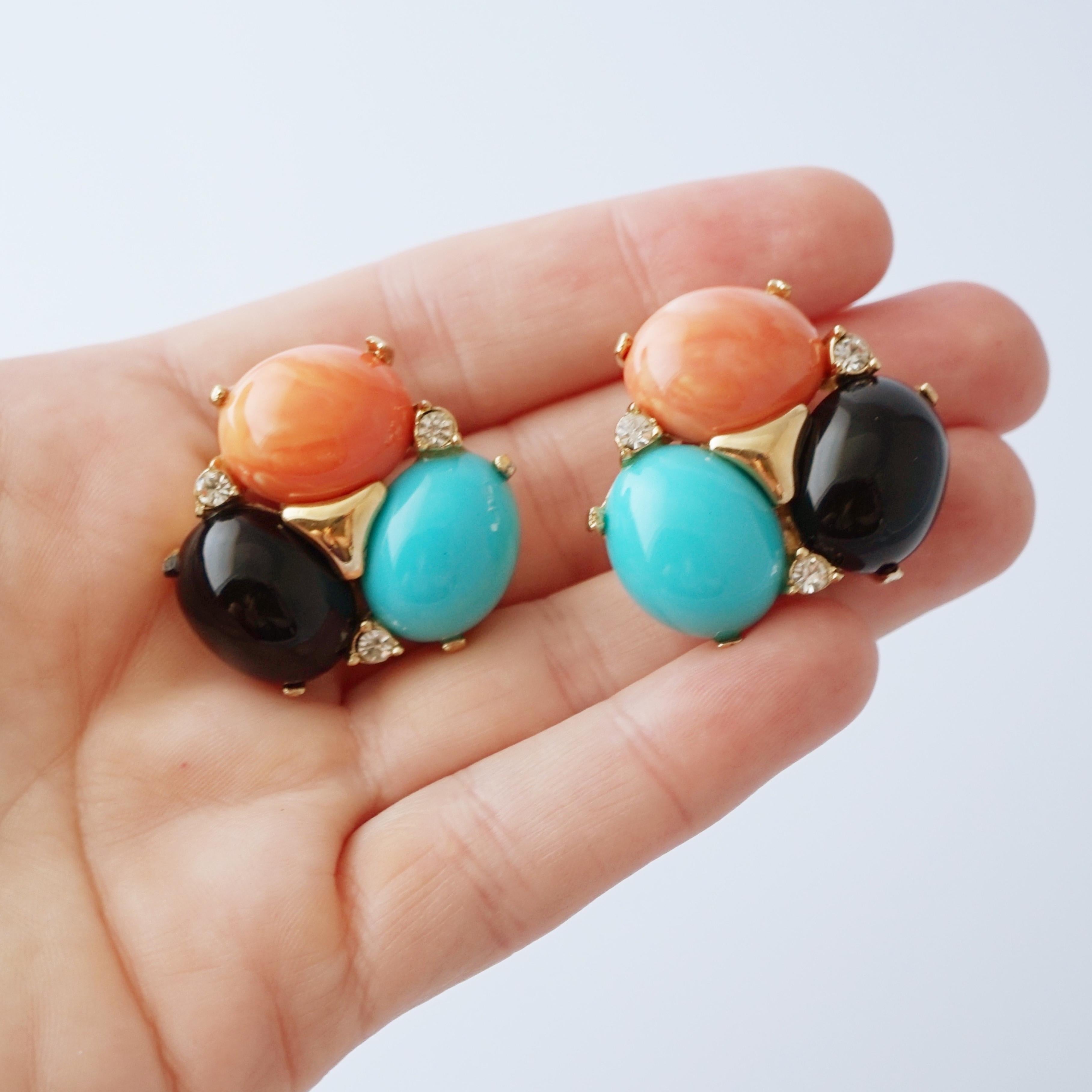 Pendientes con cabujón de coral, ónix y turquesa, Ciner, años 80 en venta 2