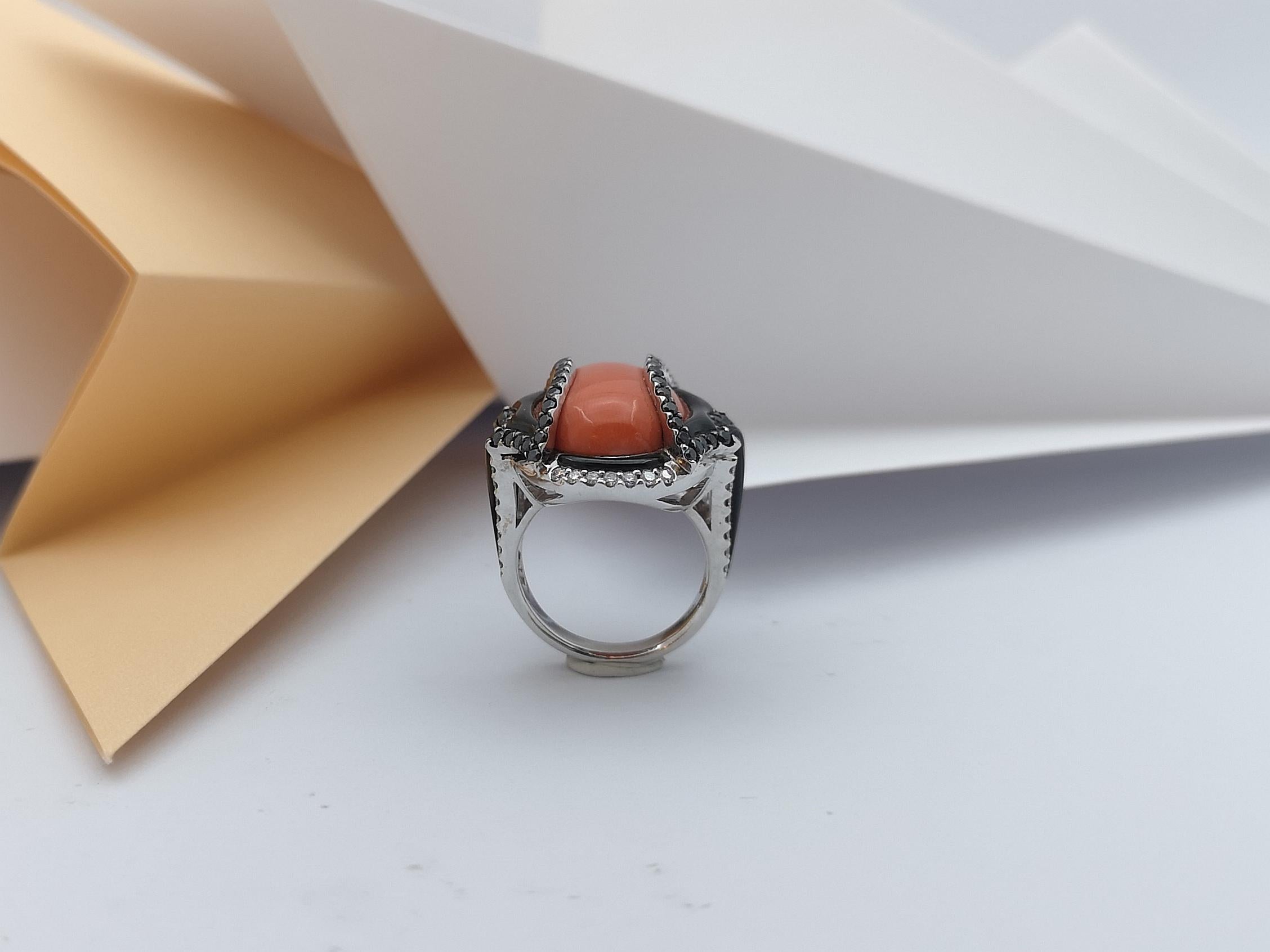 Serti en corail, onyx, diamants et diamants noirs dans des montures en or blanc 18 carats en vente 14