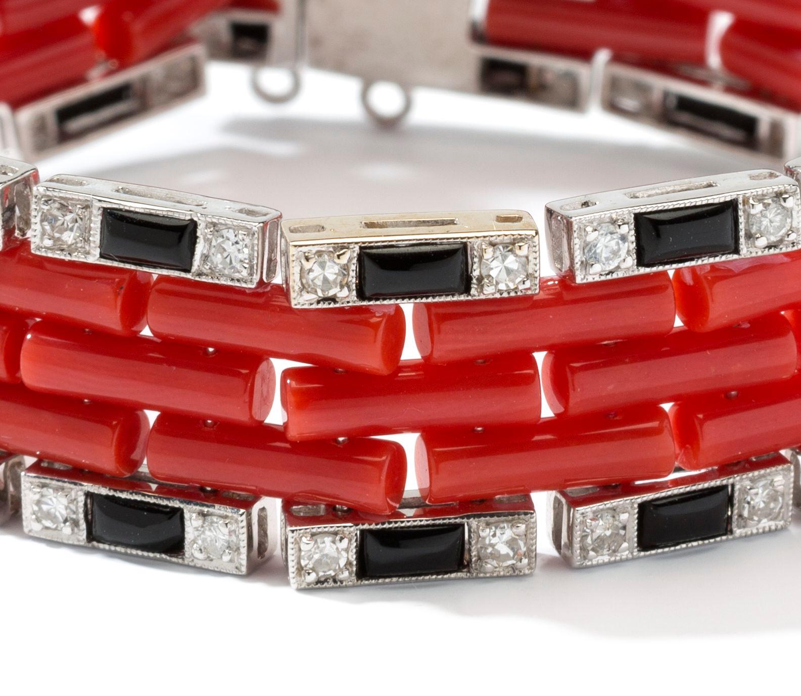 Brilliant Cut Coral Onyx Diamond Gold Link Bracelet For Sale