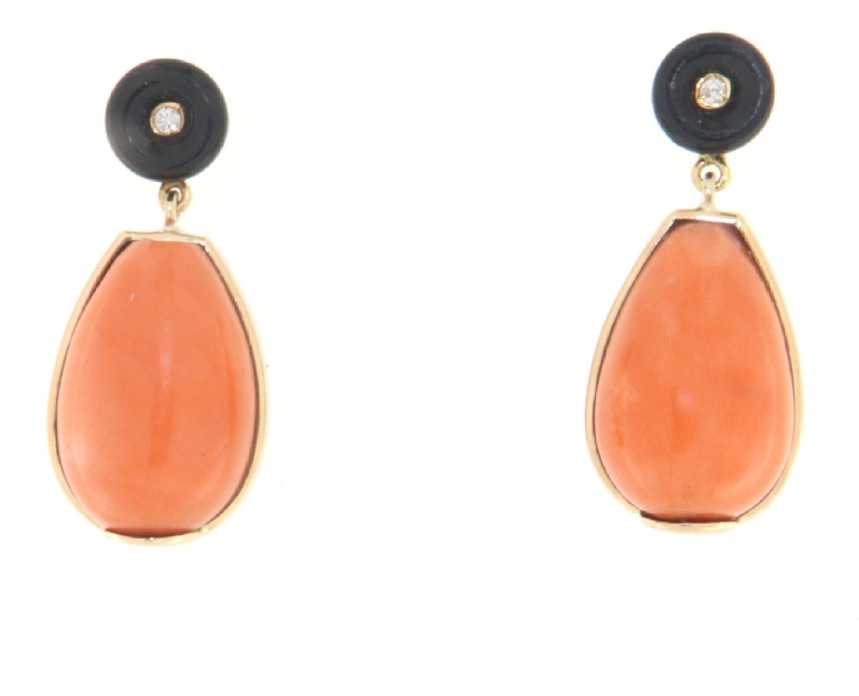 Koralle Onyx Diamanten 14 Karat Gelbgold Tropfenohrringe (Brillantschliff) im Angebot
