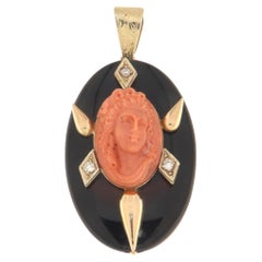 Collier pendentif en or jaune 14 carats avec corail, onyx et diamants