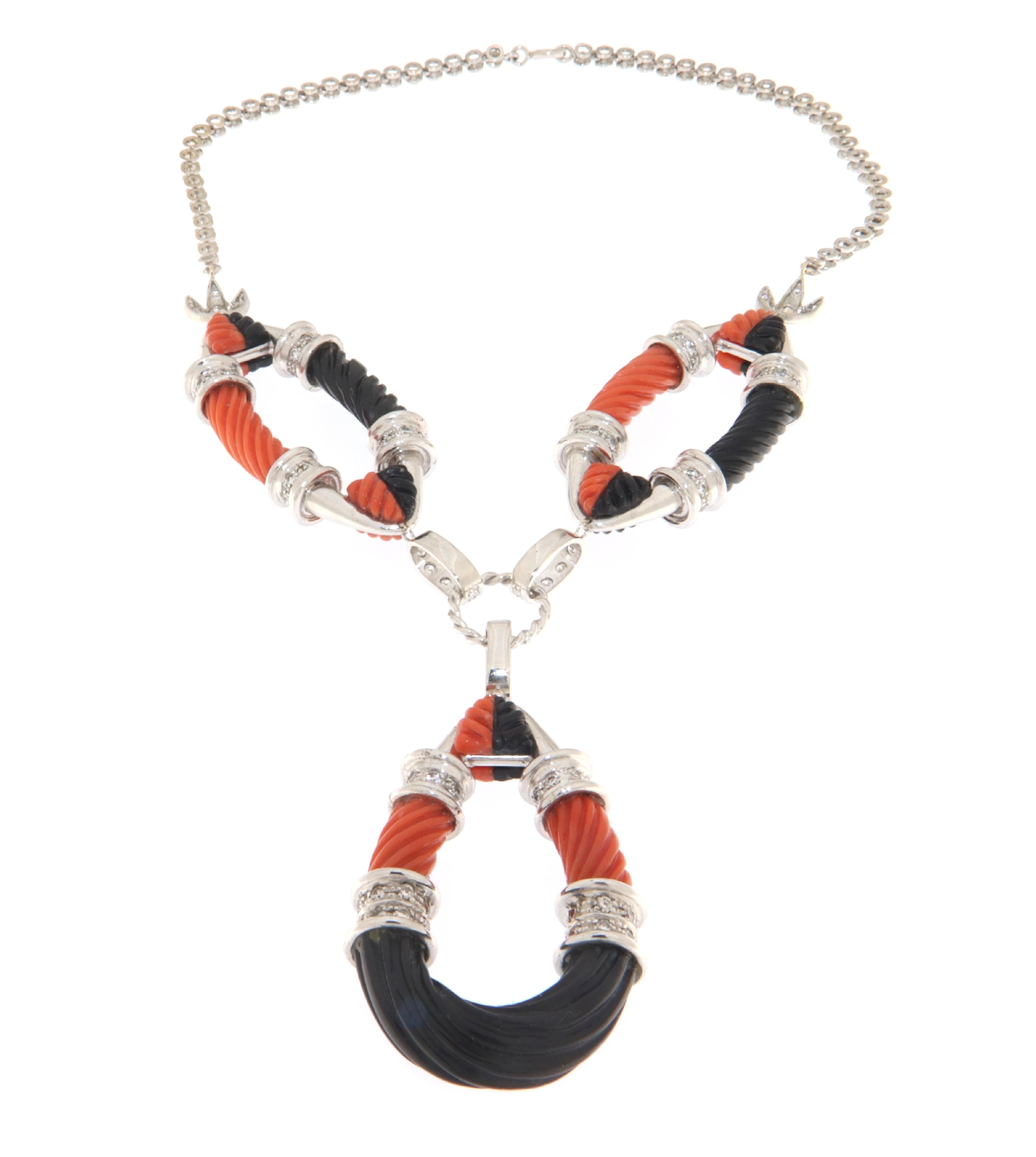  Coral Onyx Diamonds 18 Karat White Gold Pendant Necklace In New Condition For Sale In Marcianise, IT