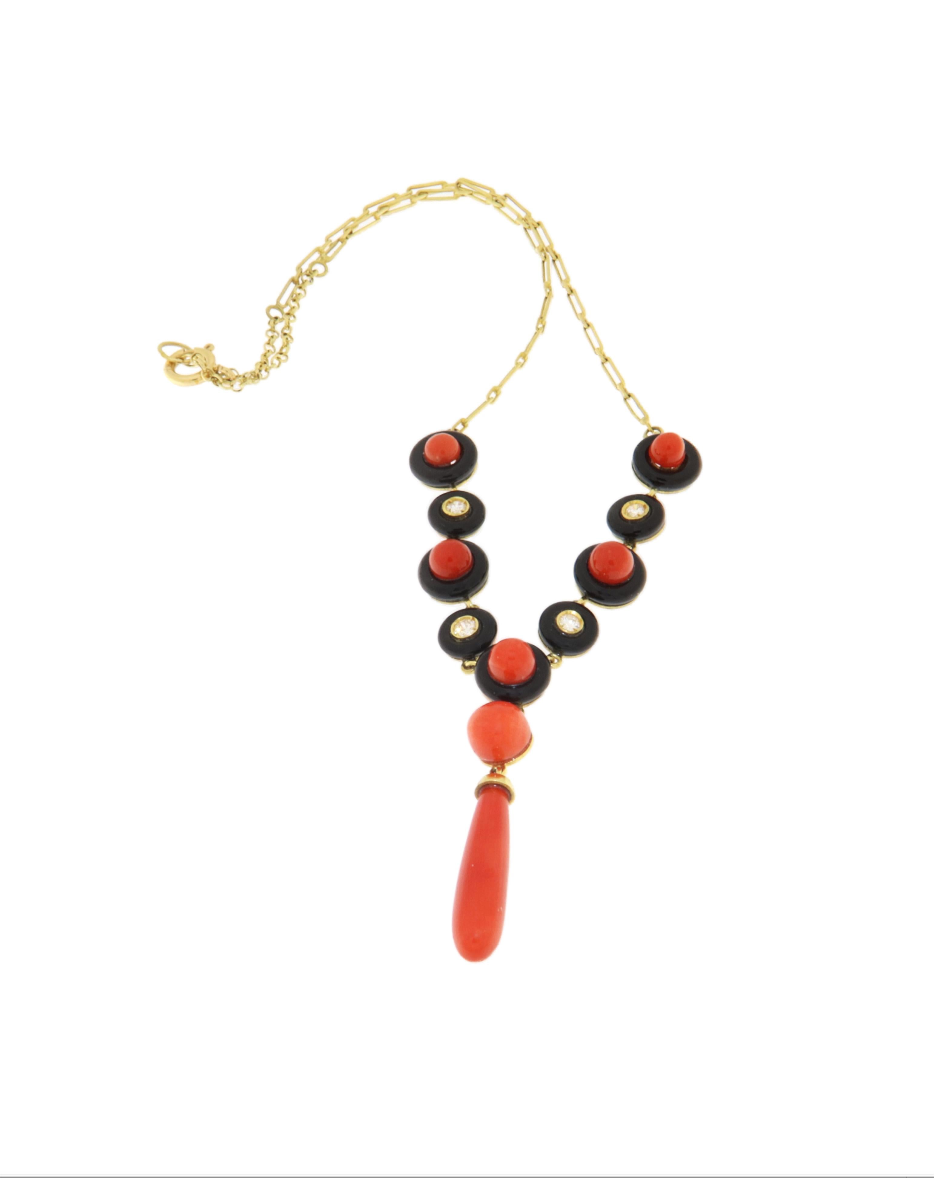 Coral Onyx Diamonds 18 Karat Yellow Gold Pendant Necklace In New Condition For Sale In Marcianise, IT