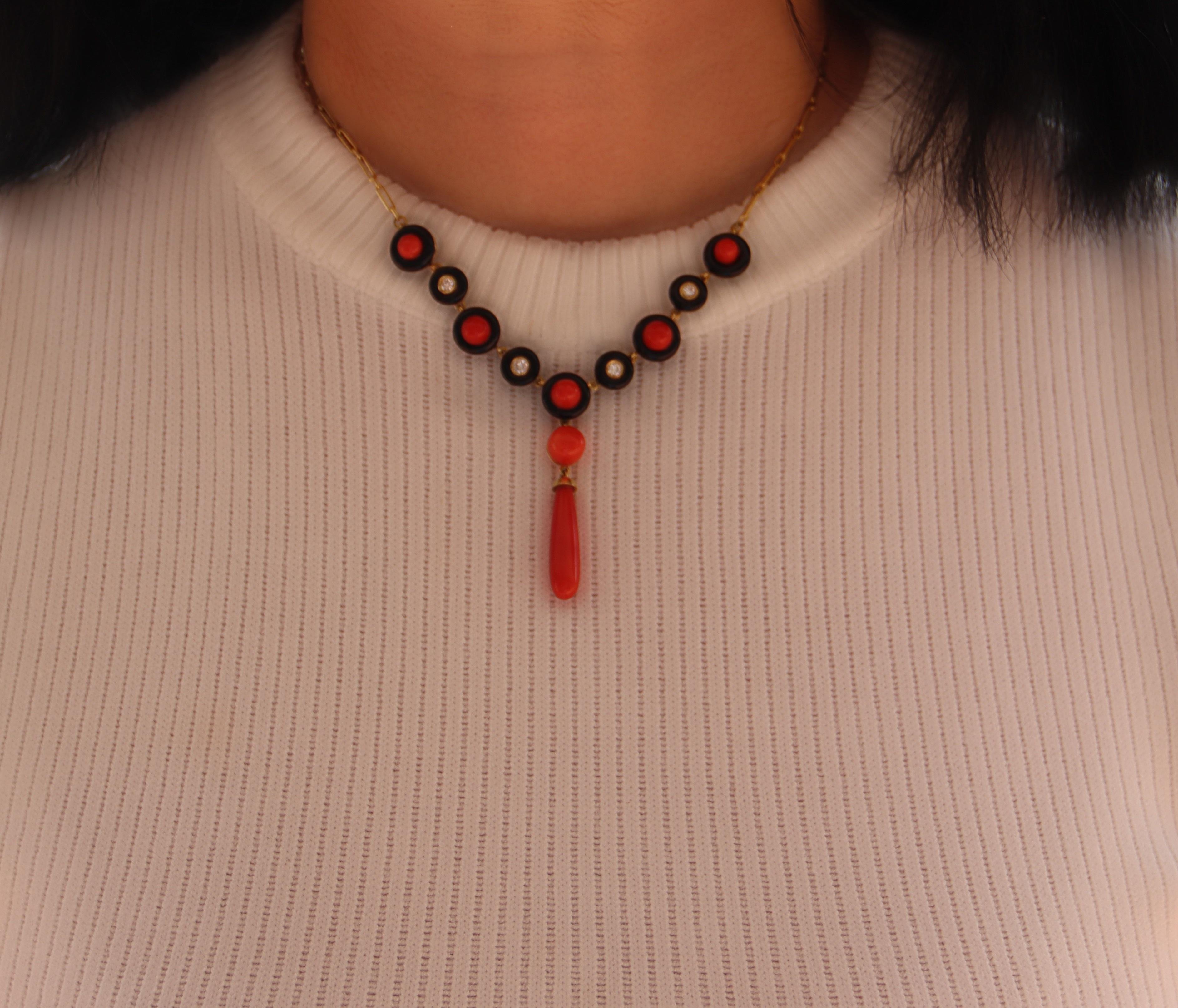Coral Onyx Diamonds 18 Karat Yellow Gold Pendant Necklace For Sale 2