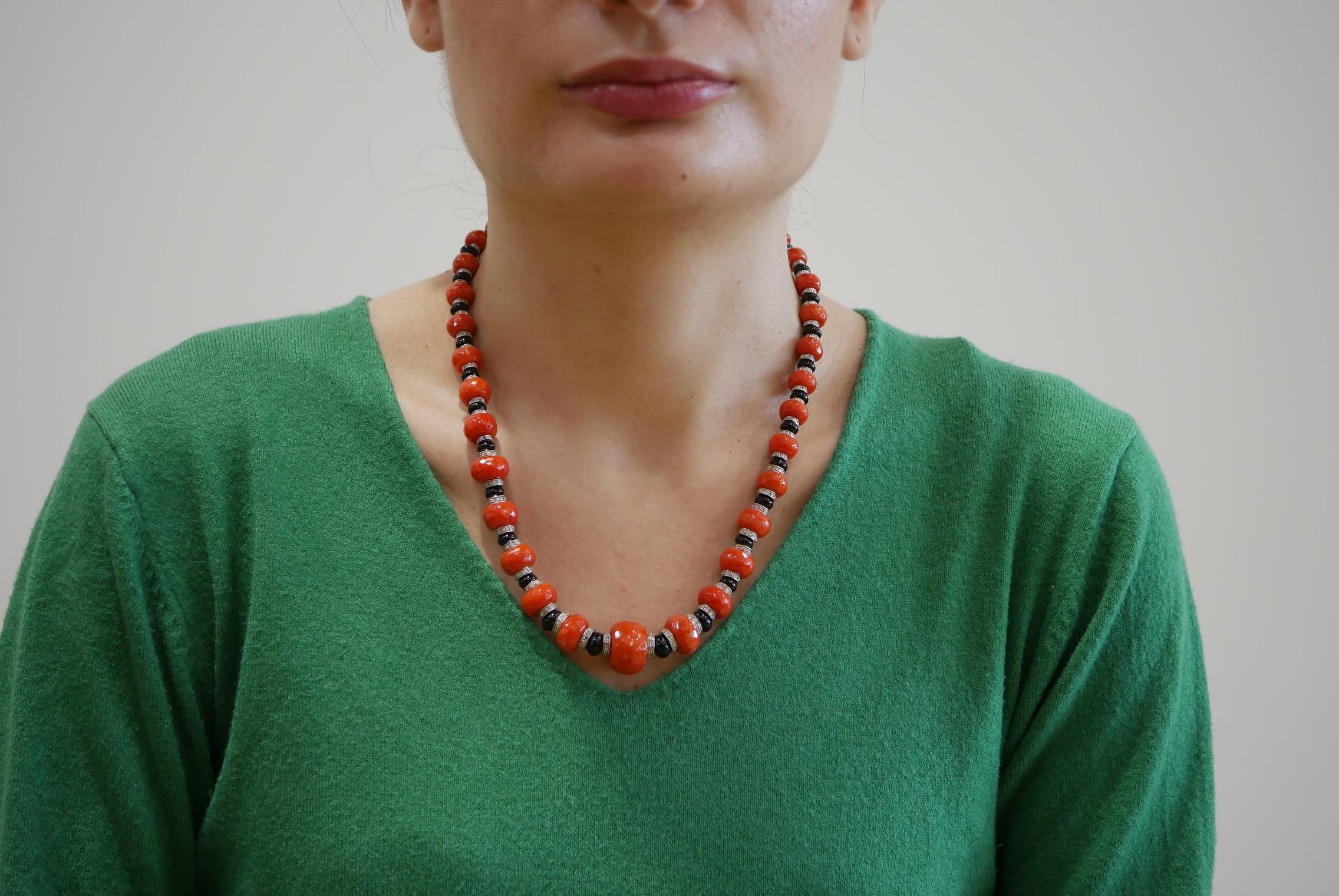 Taille mixte Coral, onyx, diamants, or blanc 18 carats, or blanc 14 carats et or blanc 9 carats en vente