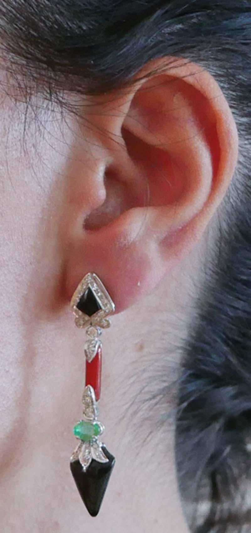 Pendientes de coral, ónice, esmeraldas, diamantes y platino. en Bueno Estado en Marcianise, Marcianise (CE)
