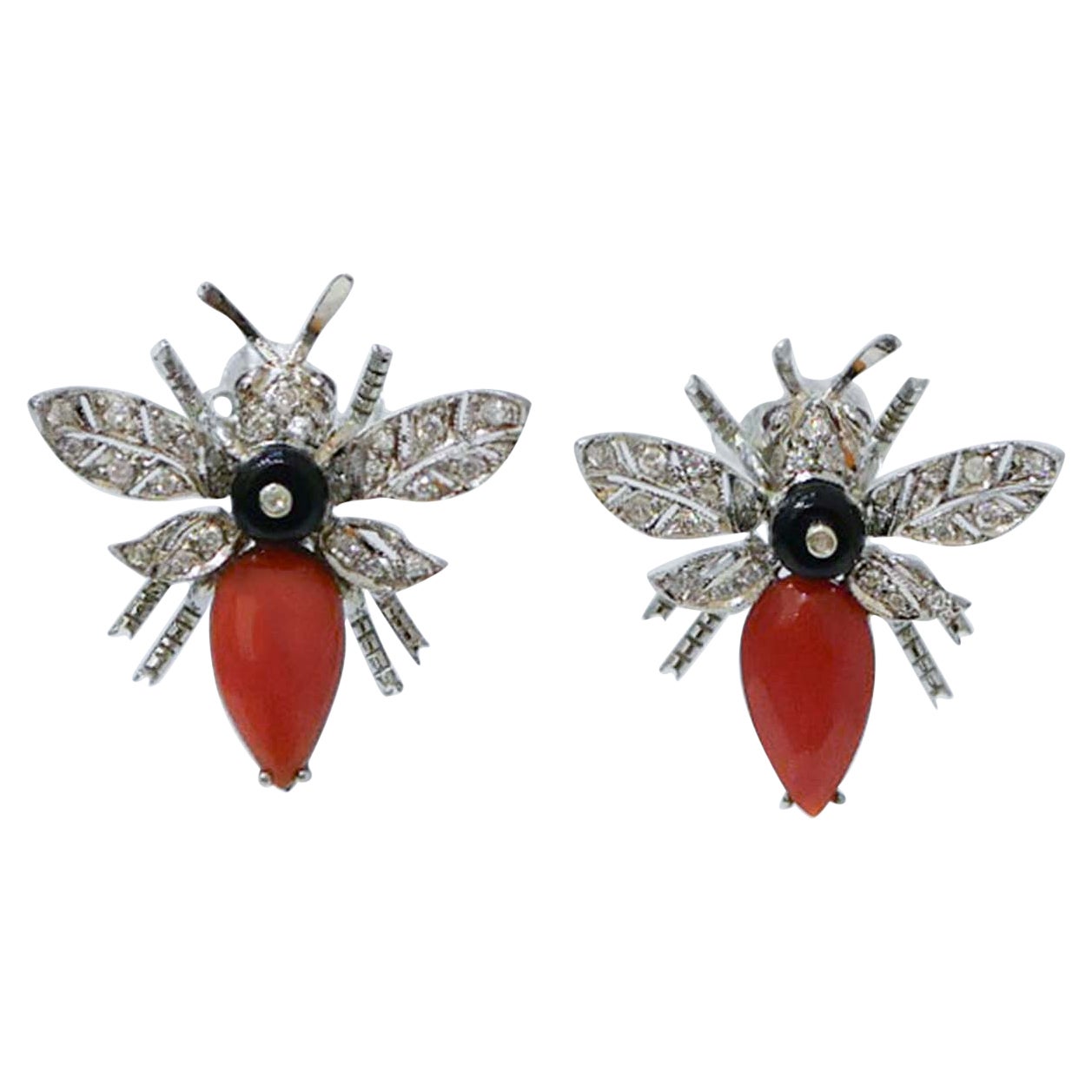 Coral, Onyx, Garnets, Diamonds, Platinum Fly Earrings. in vendita
