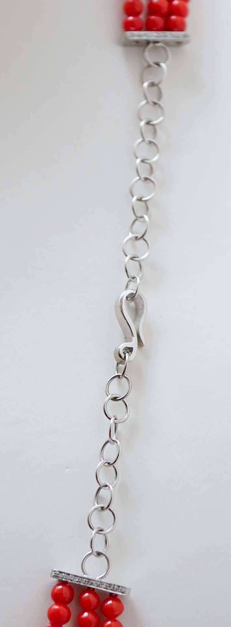 Halskette aus Platin mit Koralle, Onyx, Jade, Diamanten. Damen